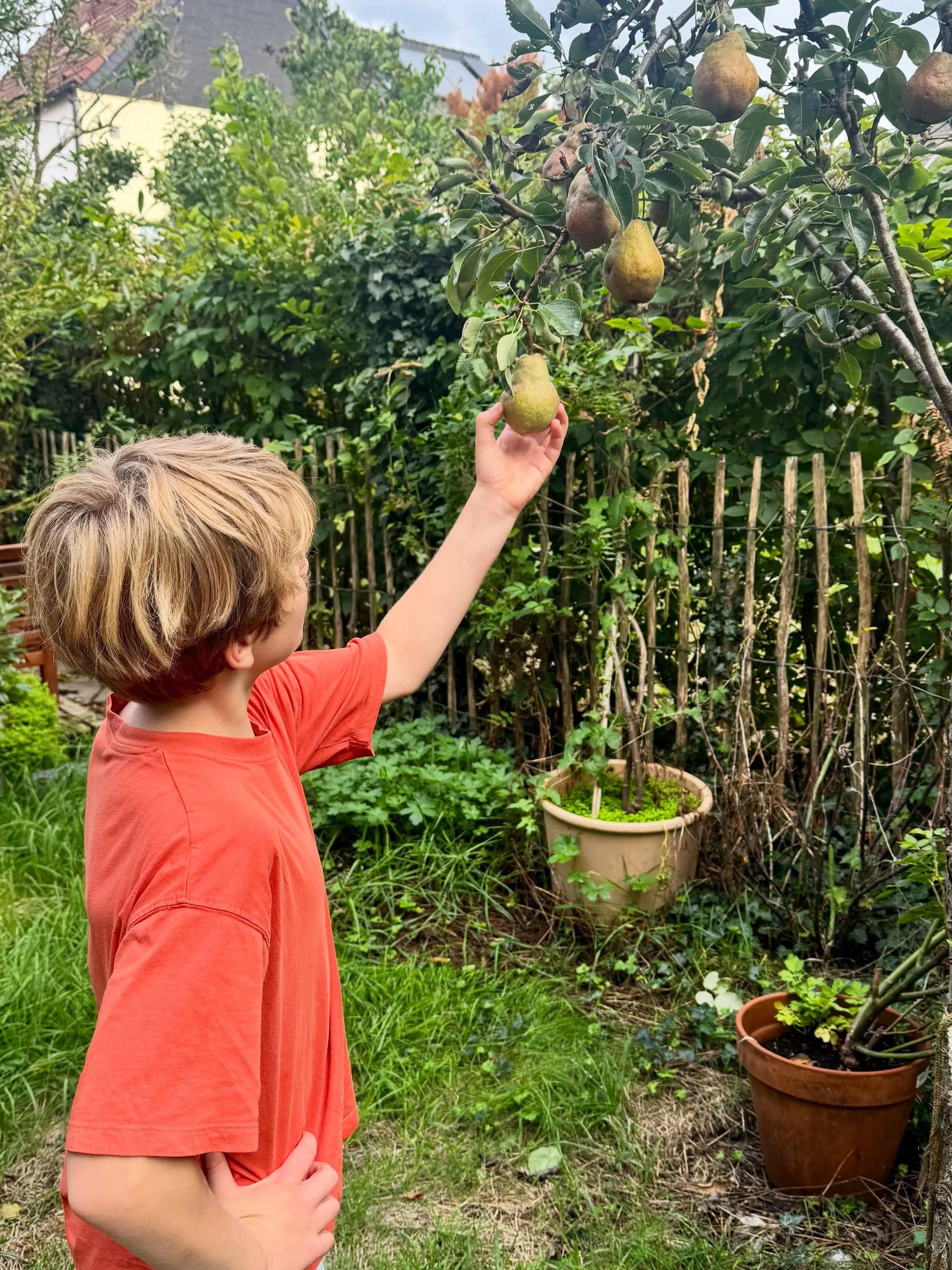 Meine Kinder und ihr Gl&uuml;ck sind das Wichtigste f&uuml;r mich. Wenn ich dieses Foto sehe, dann w&uuml;nsche ich mir genau das f&uuml;r sie: frei sein, drau&szlig;en sein, ausprobieren, entdecken. Einfach Kind sein.

Ich wei&szlig; nat&uuml;rlich,