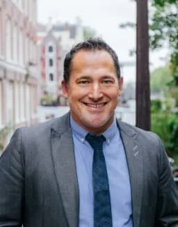 Stephan Yuen, senior jurist