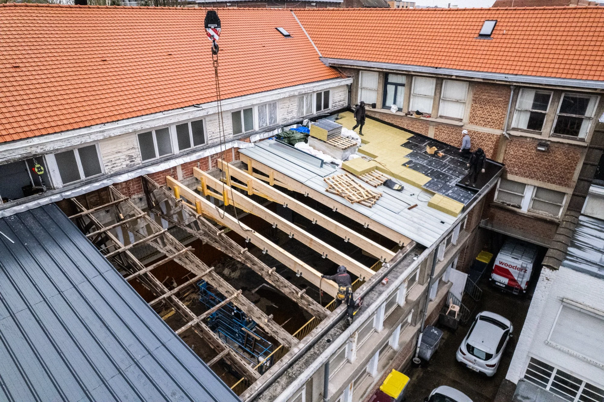 Dépose et pose d’une charpente en 5 jours : défi relevé à Lille