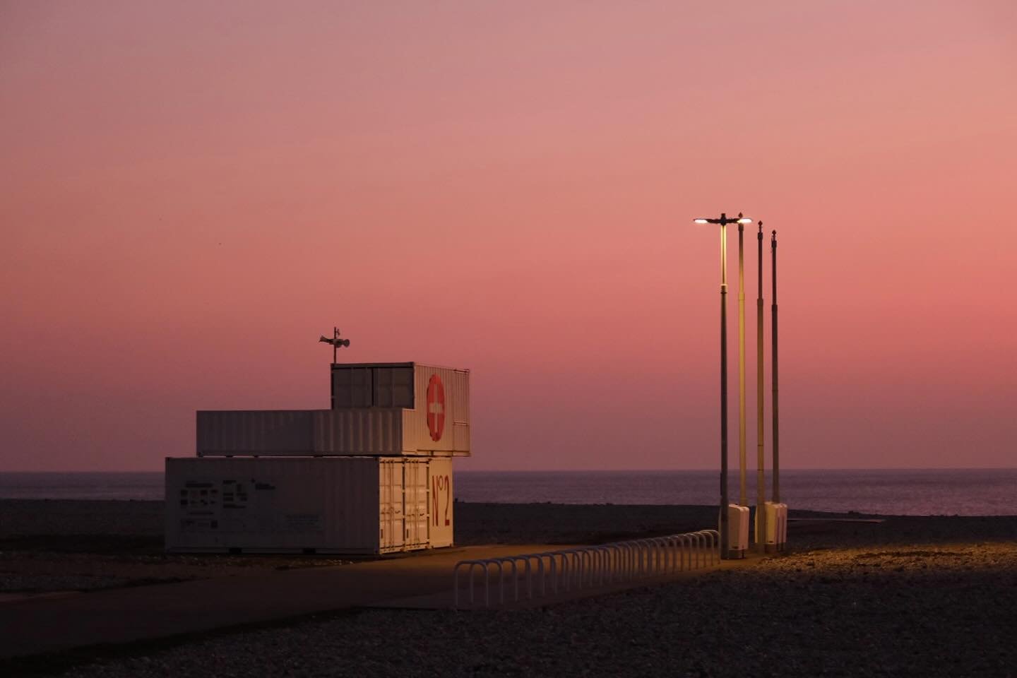 La plage en hiver - Le Havre, Mars 2025

#lehavre #insthavre #lh_street #igerslehavre #explore_normandie #lehavretourisme #normandybeach #sunset #sunsetlovers #fujifilm #freshairclub #warmestdays #exploreshareinspire #seasonspoetry #negativmag