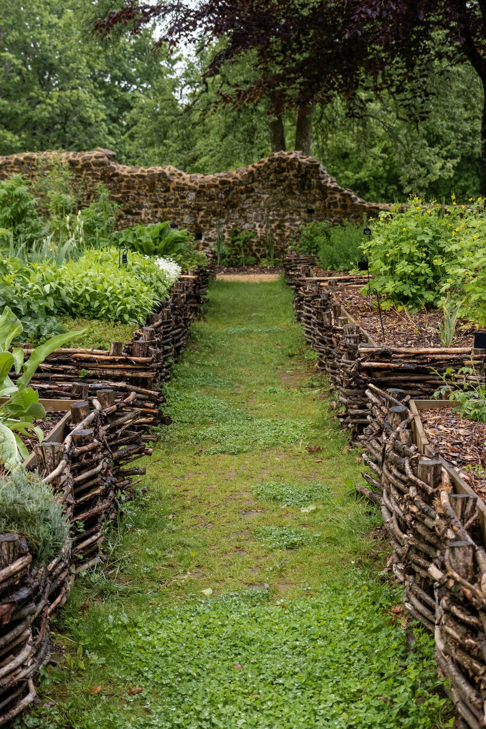 ©Julie Carpentier_Wild North Studio_Bagnoles-Jardin Tour de Bonvouloir_2021-0574.jpg