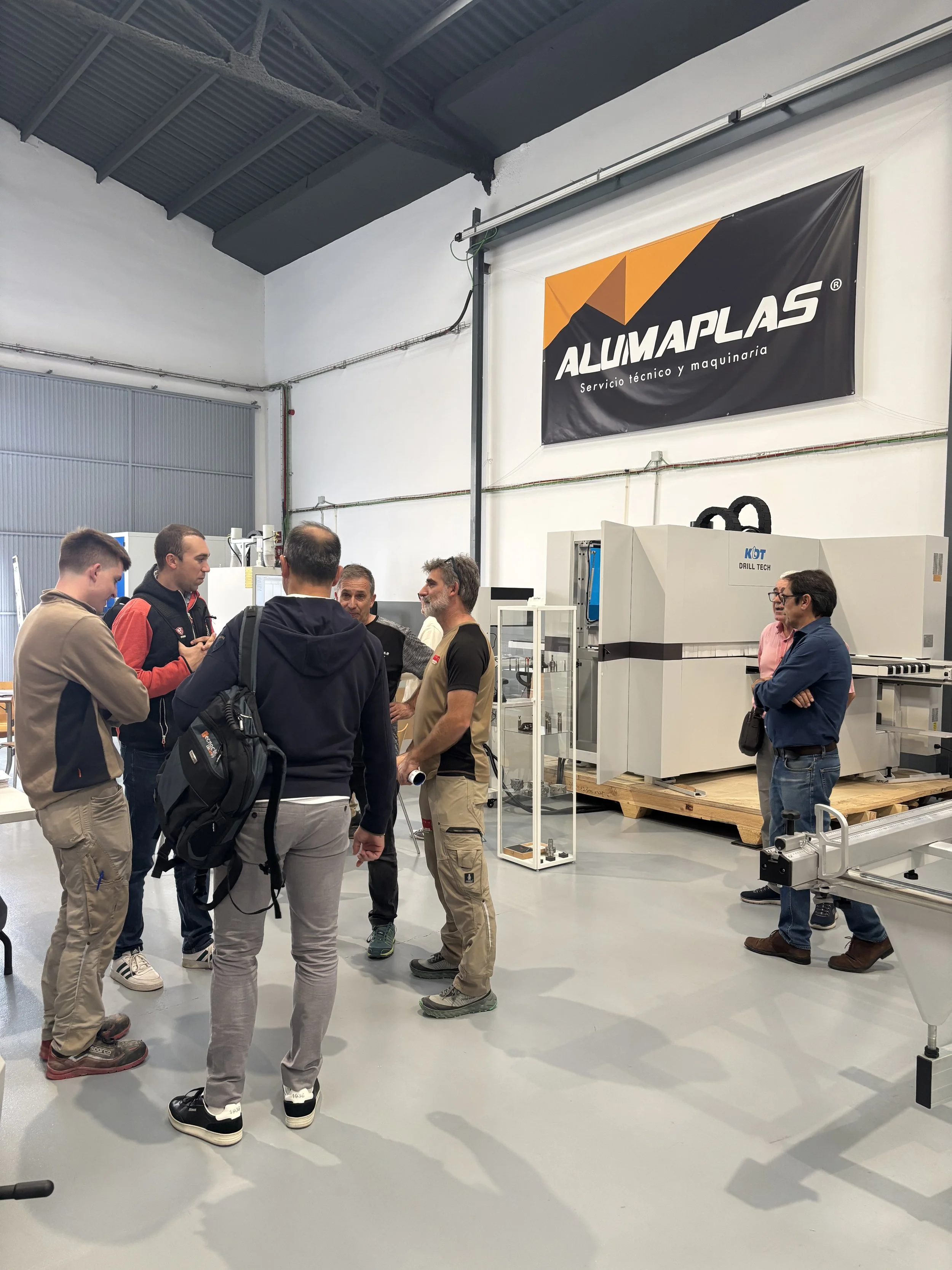 Así vivimos las Jornadas de Puertas Abiertas de Alumaplas 2025: innovación, cercanía y soluciones reales para la industria