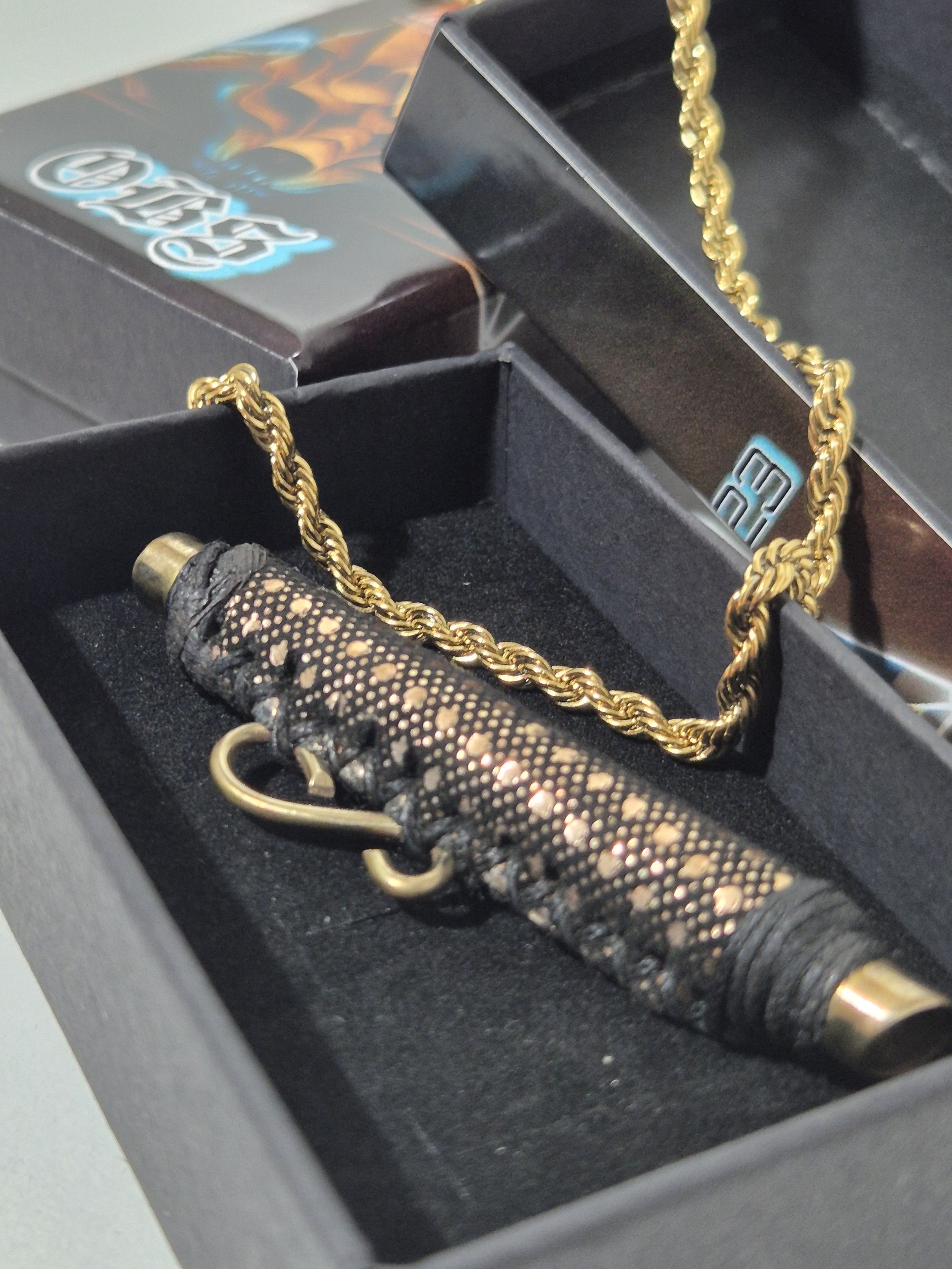 OBS Rave Drip Necklace Dark & Gold