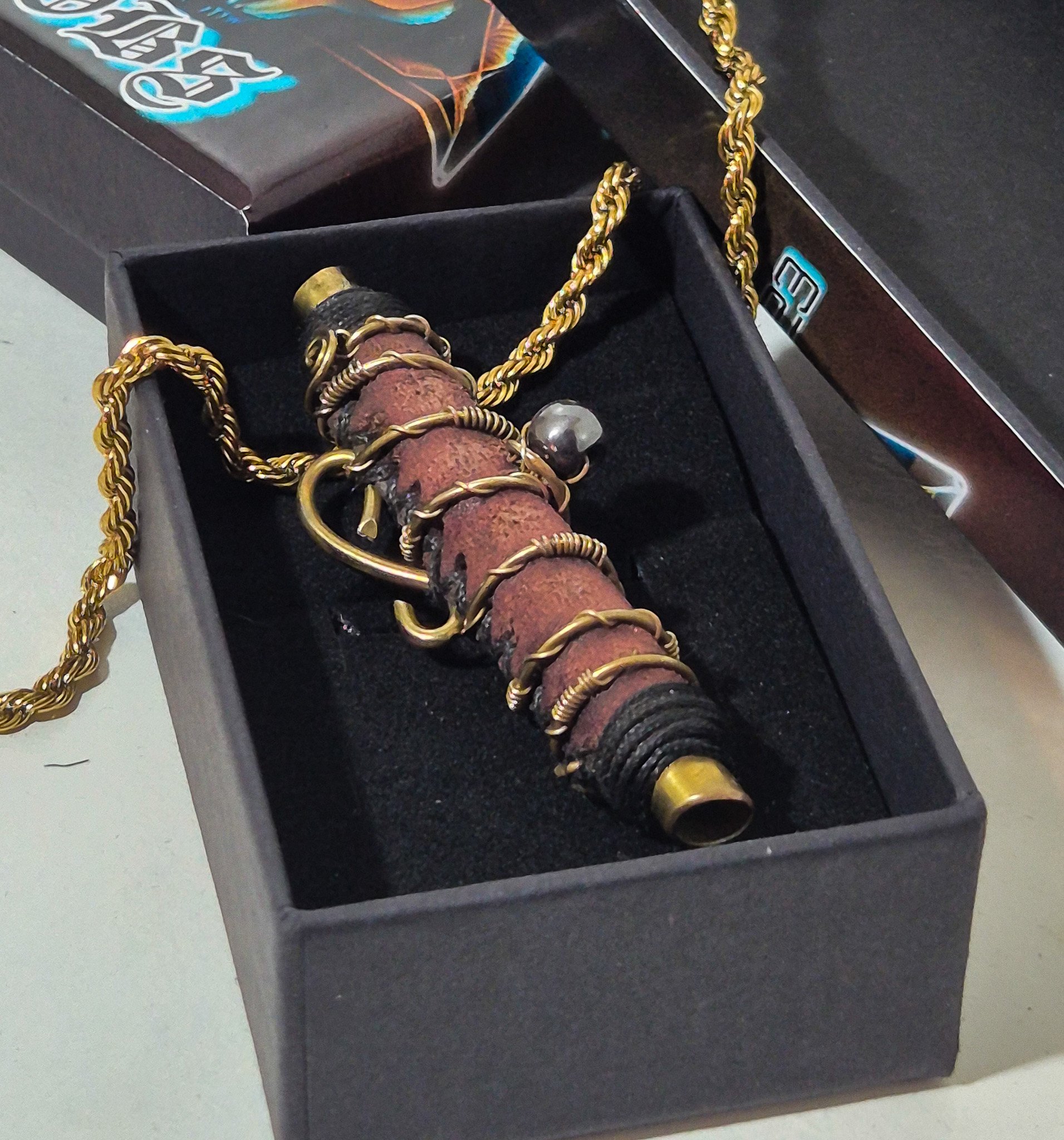 OBS Rave Drip Necklace Pierre Noire