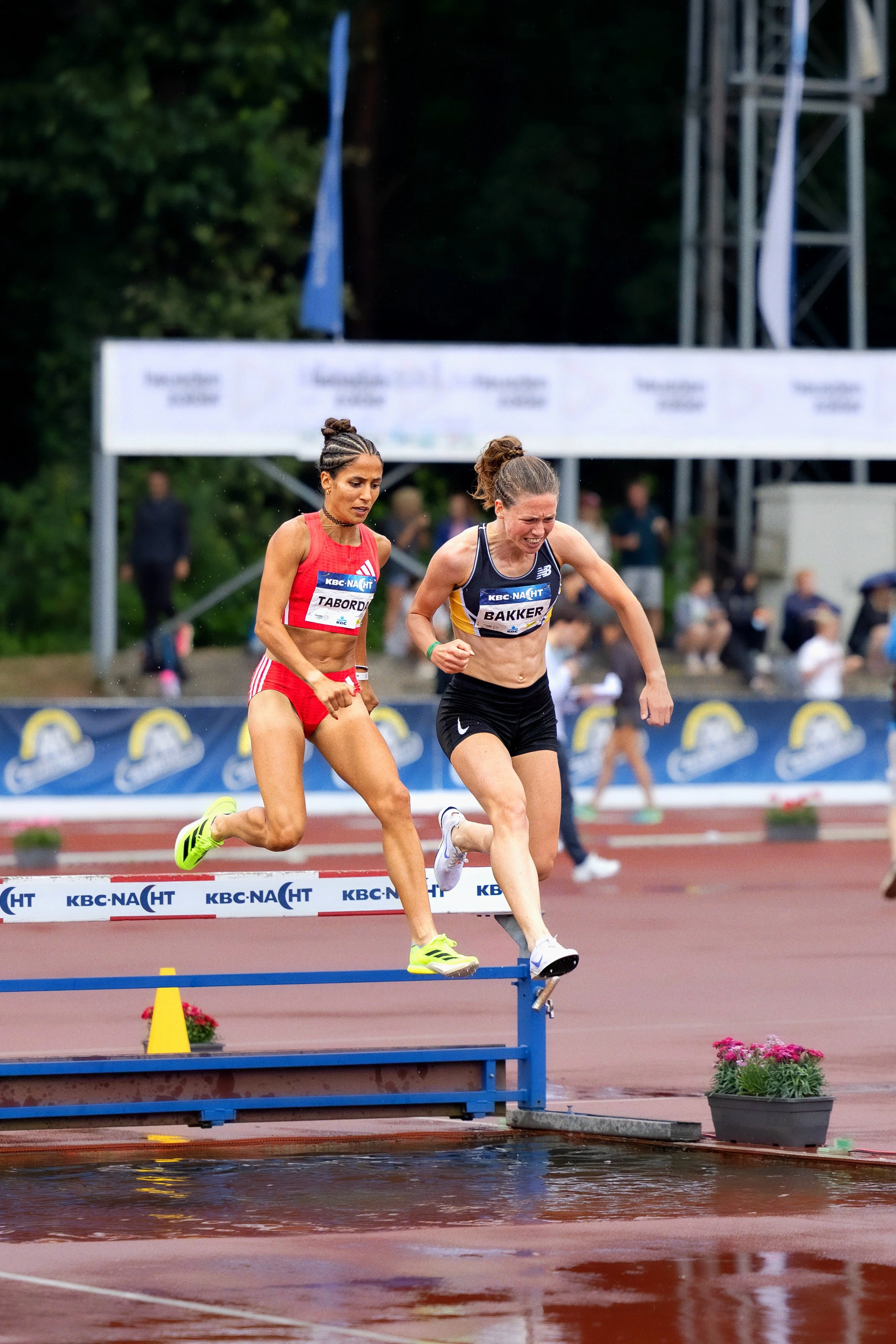 In this Podcast Portugal episode, host Justin West talks with Laura Taborda, Portugal’s national steeplechase champion and professional Adidas athlete. Laura shares insights into the life of an elite runner — from early-morning training sessions and