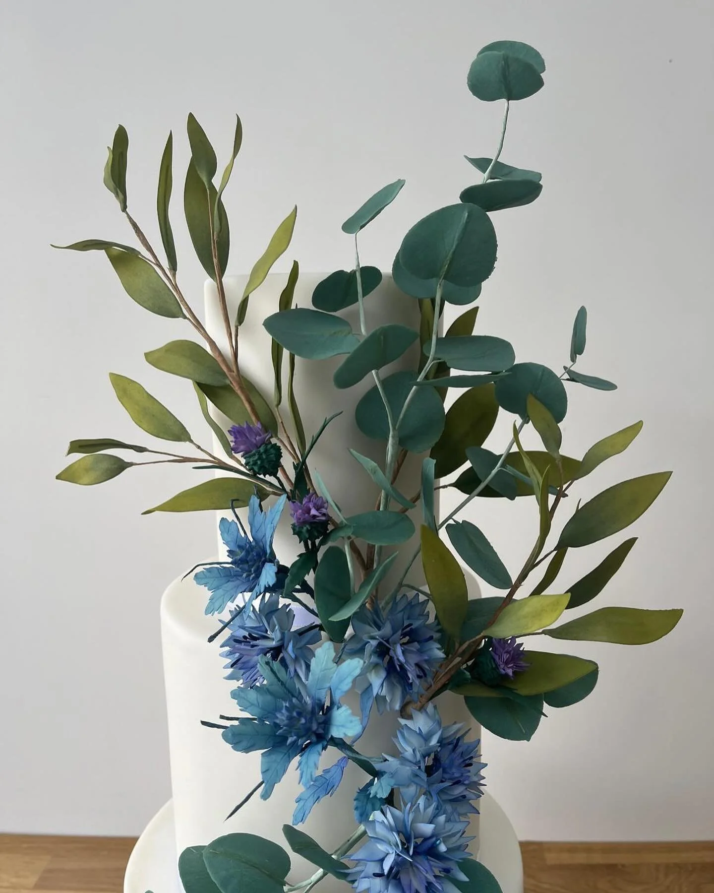 eucalyptus-wedding-cakes-bespoke-cakes-by-nicola-northamptonshire.jpg
