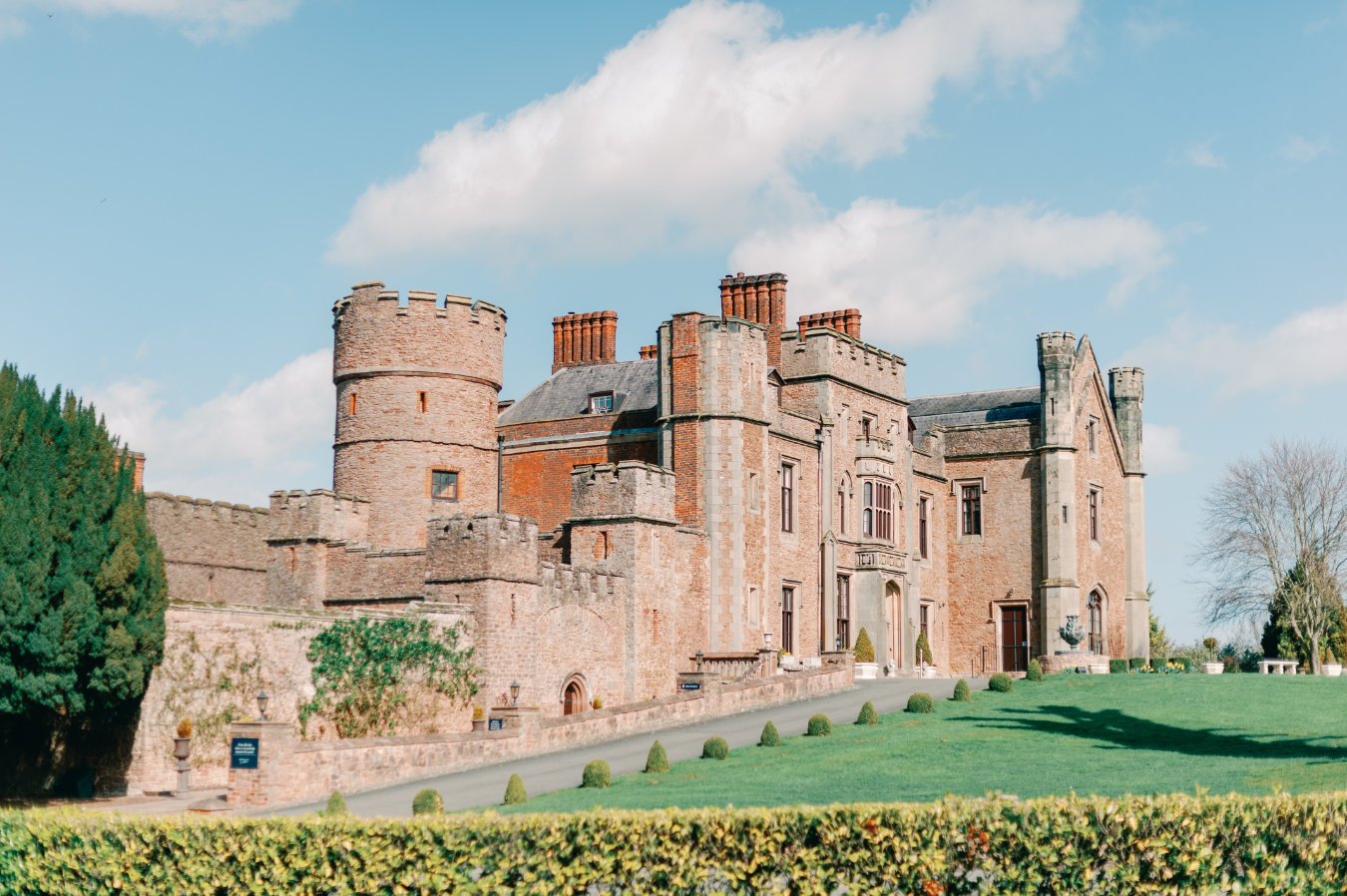 rowton-castle-wedding-paulina-walsh-photography-fizzydo-9.jpg