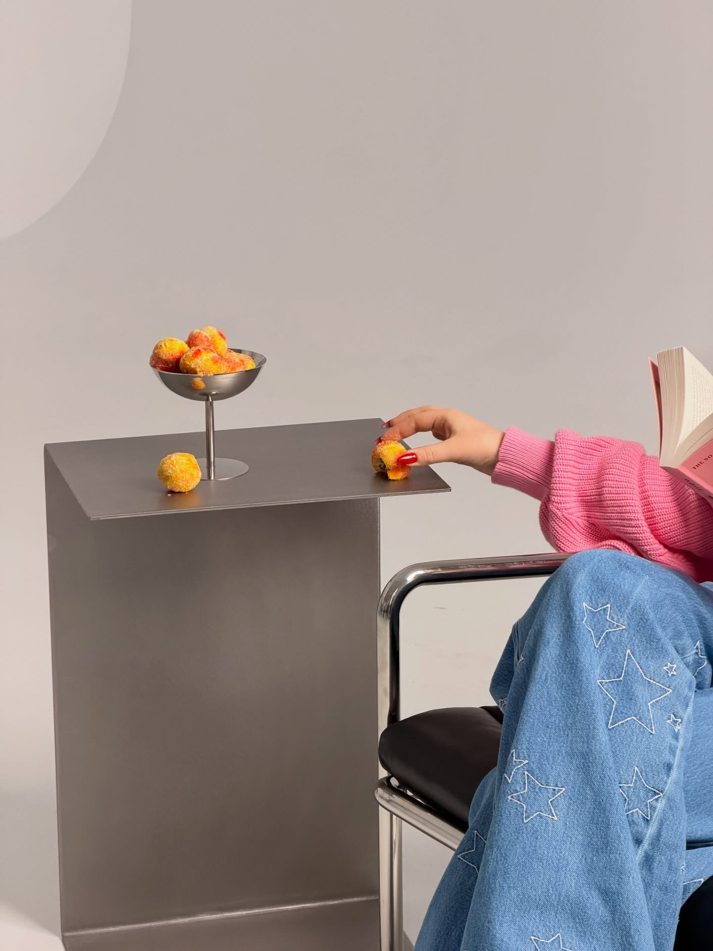 Săptămană intensă aici &icirc;n colțul FAB.
💥Un arhitect si un urbanist efervescenți, raw, nebuni si foarte mișto. Un brand pe care abia aștept să-l scoatem la soare.
🐟 7 ore cu 2 antreprenori dragi mie, 6 produse statemet, o listă lungă cu must ha