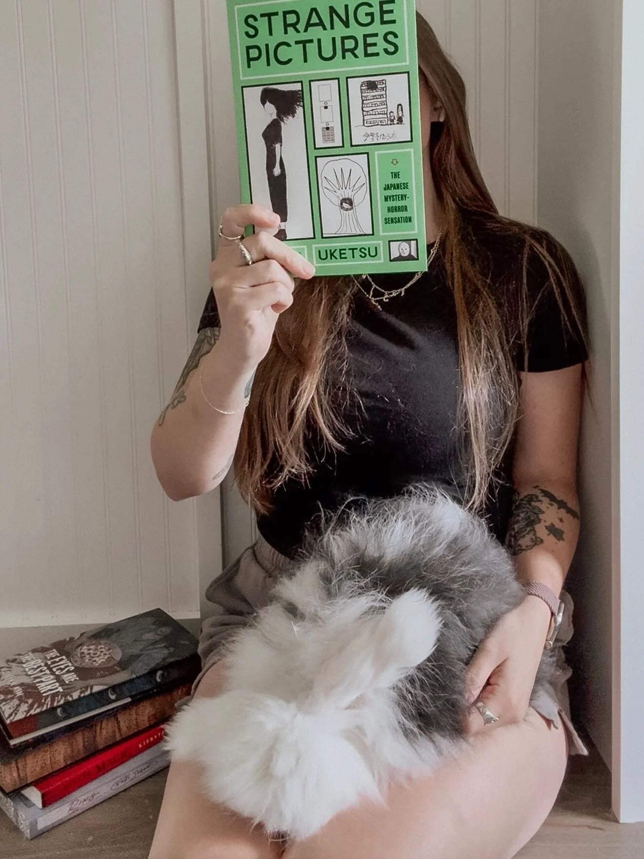 ❔Do you read horror? If you do, do you read it during a certain time of year? 

I&rsquo;m CRAVING horror right now. I think maybe it&rsquo;s because I&rsquo;m ready for spooky season. Strange Pictures by Uketsu has been SO good. It&rsquo;s not QUITE 