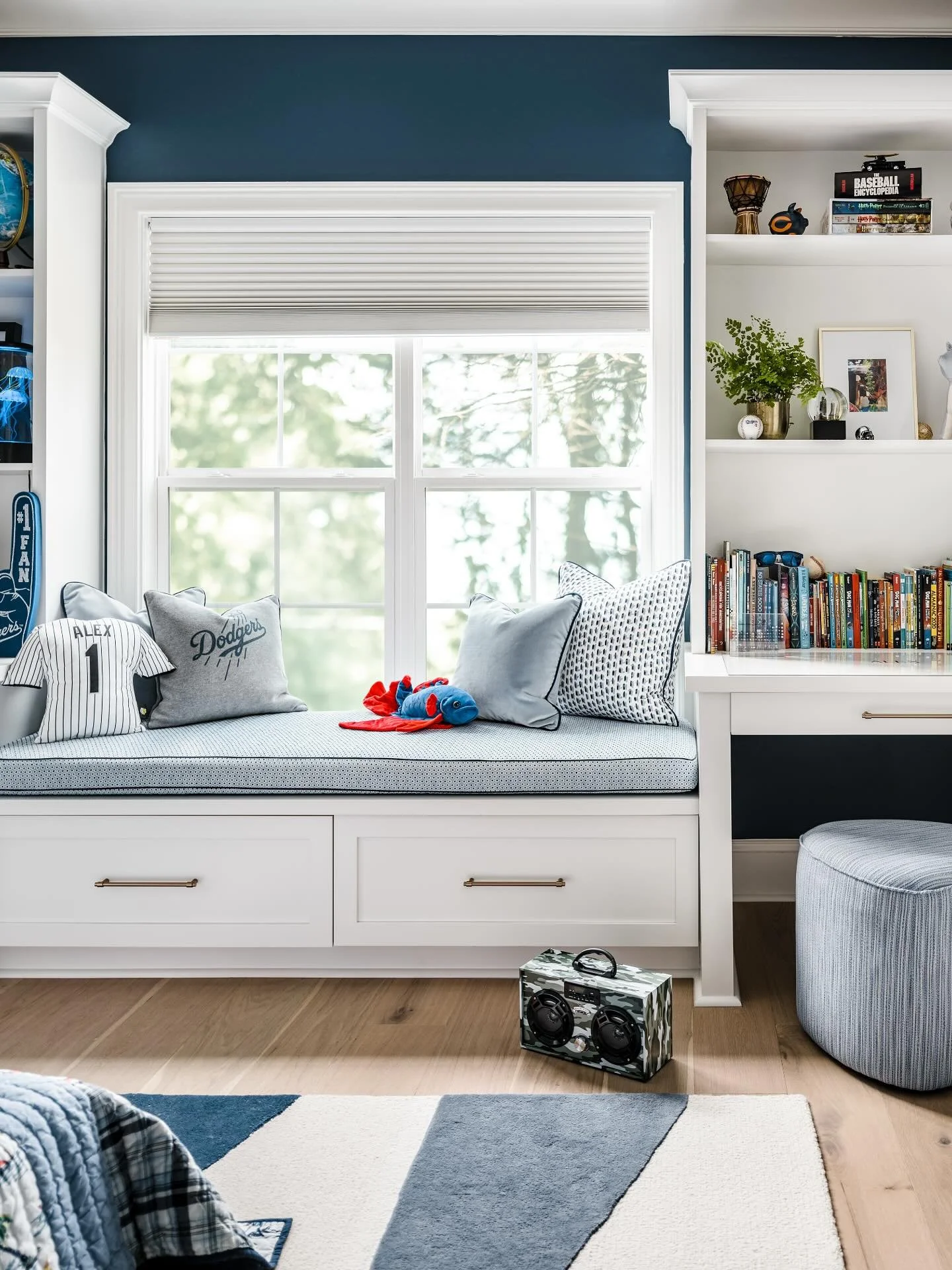 A cozy corner for reading, daydreaming, or plotting the next big adventure. Built-in storage, layered textures, and a view worth pausing for&mdash;because even the smallest spaces deserve a little zhush.✨ 

✨- @cocreativeinteriors 
📸- @tiffanyringwa