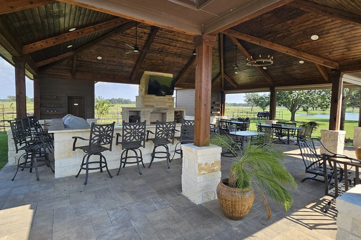 backyard-patio-cover-installation