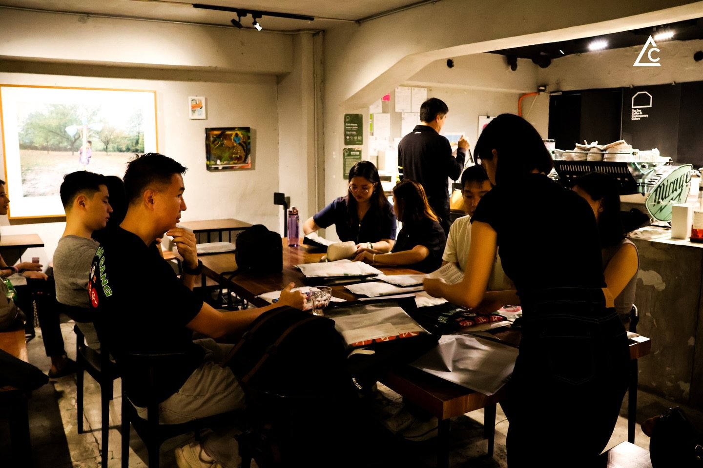 𝗧𝗛𝗘 𝗪𝗢𝗥𝗞 𝗕𝗘𝗙𝗢𝗥𝗘 𝗧𝗛𝗘 𝗦𝗛𝗢𝗧

Behind the scenes of our latest shoot for 𝗬𝗮𝗻 𝗗𝗮𝗼 𝗚𝗮𝗻𝗴. No shortcuts. Long takes. Focused movement. Every frame shaped by discipline and intent.

𝗬𝗮𝗻 𝗗𝗮𝗼 𝗚𝗮𝗻𝗴 stands for labor, restrai