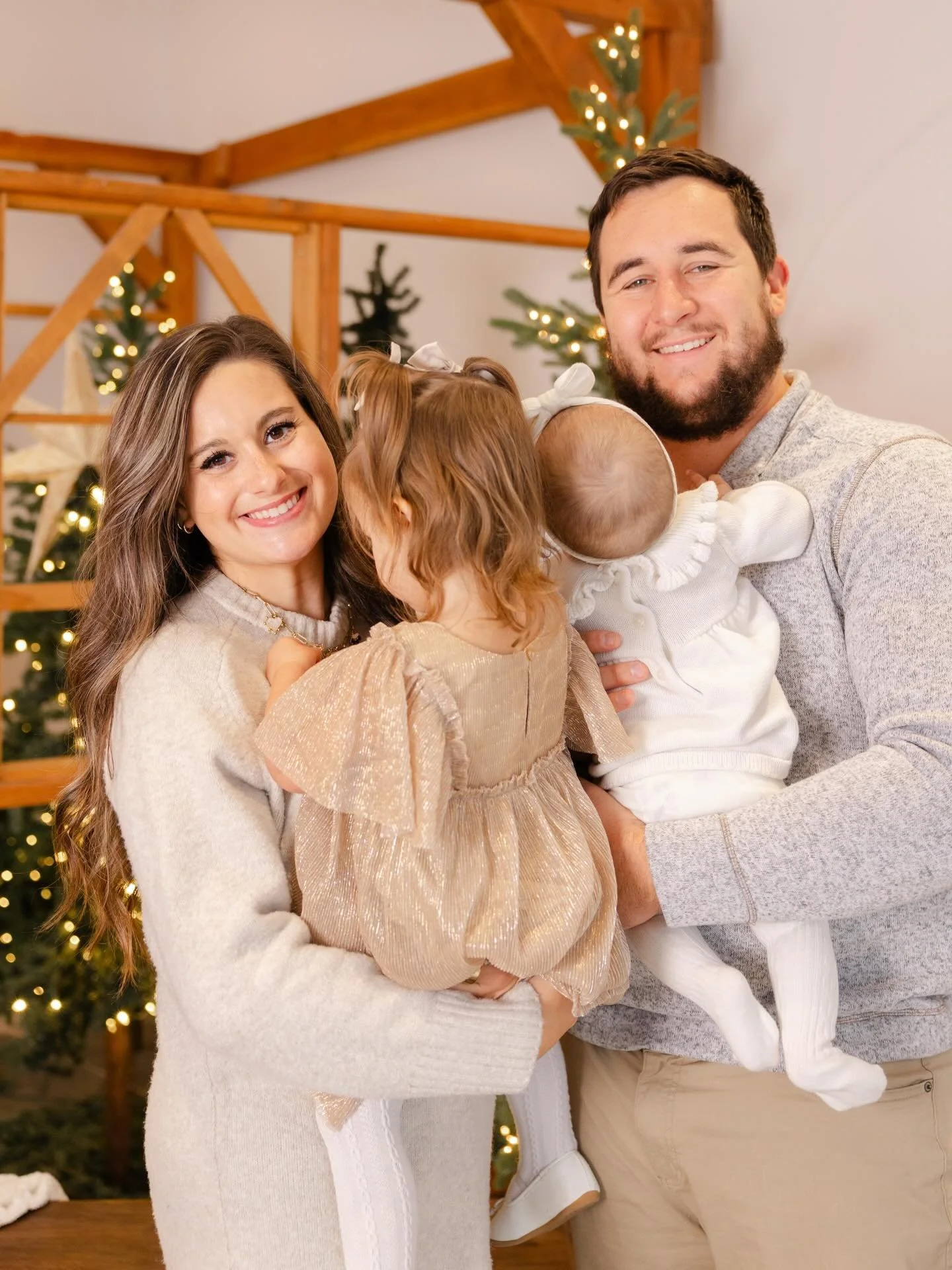 Merry Christmas from my family to yours! ✨

I am so grateful for all of you that support my small business!! Thank you for choosing me to capture your sweet life moments 🤍🎀🎄

Taken by @jordanlyndseyphotography  and edited by me 📸❤️