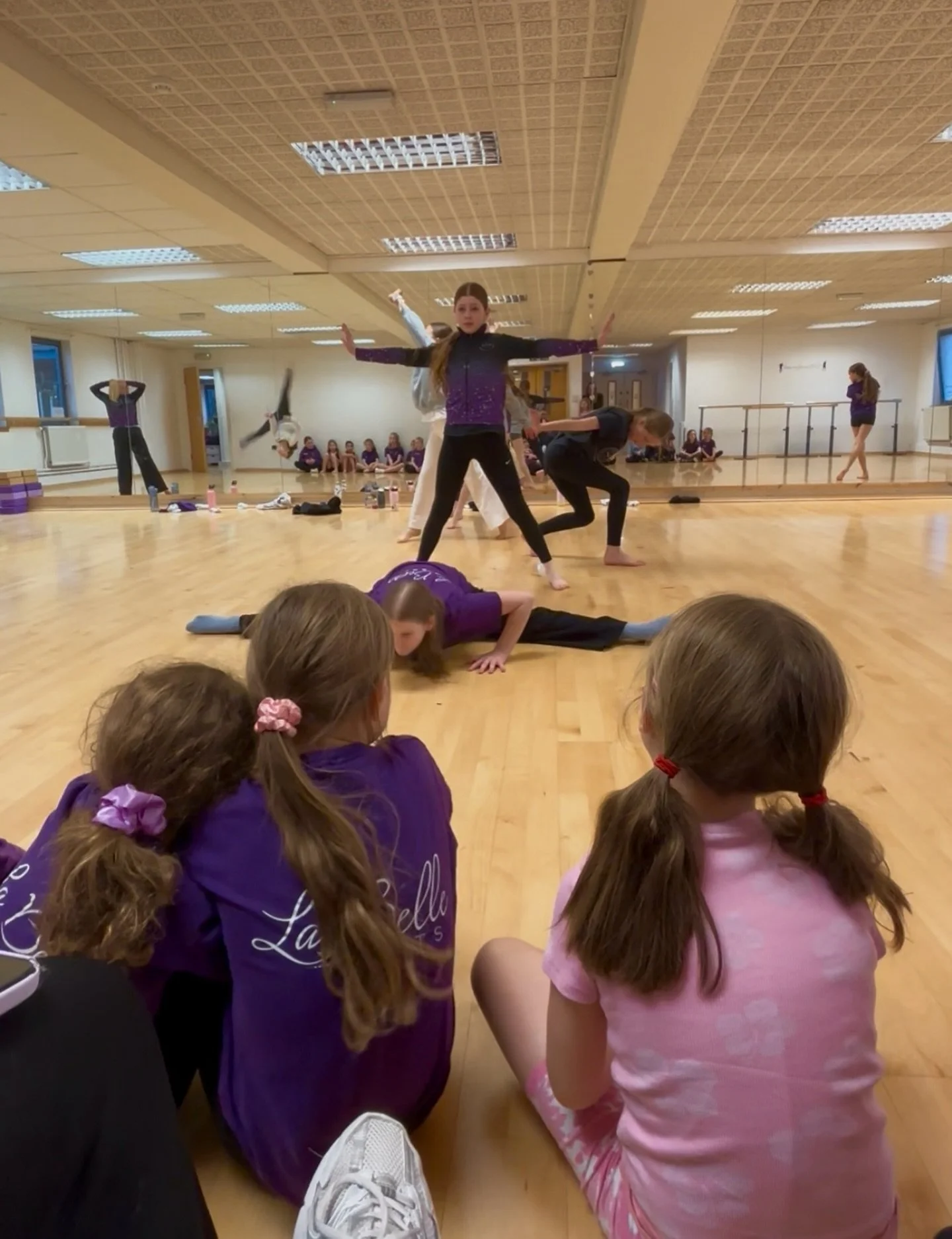 With showtime just around the corner, the studios are buzzing with excitement!🤩 Our dancers are loving sharing their show dances with other classes - supporting and inspiring each other💫💜

✨17 days to go!✨
