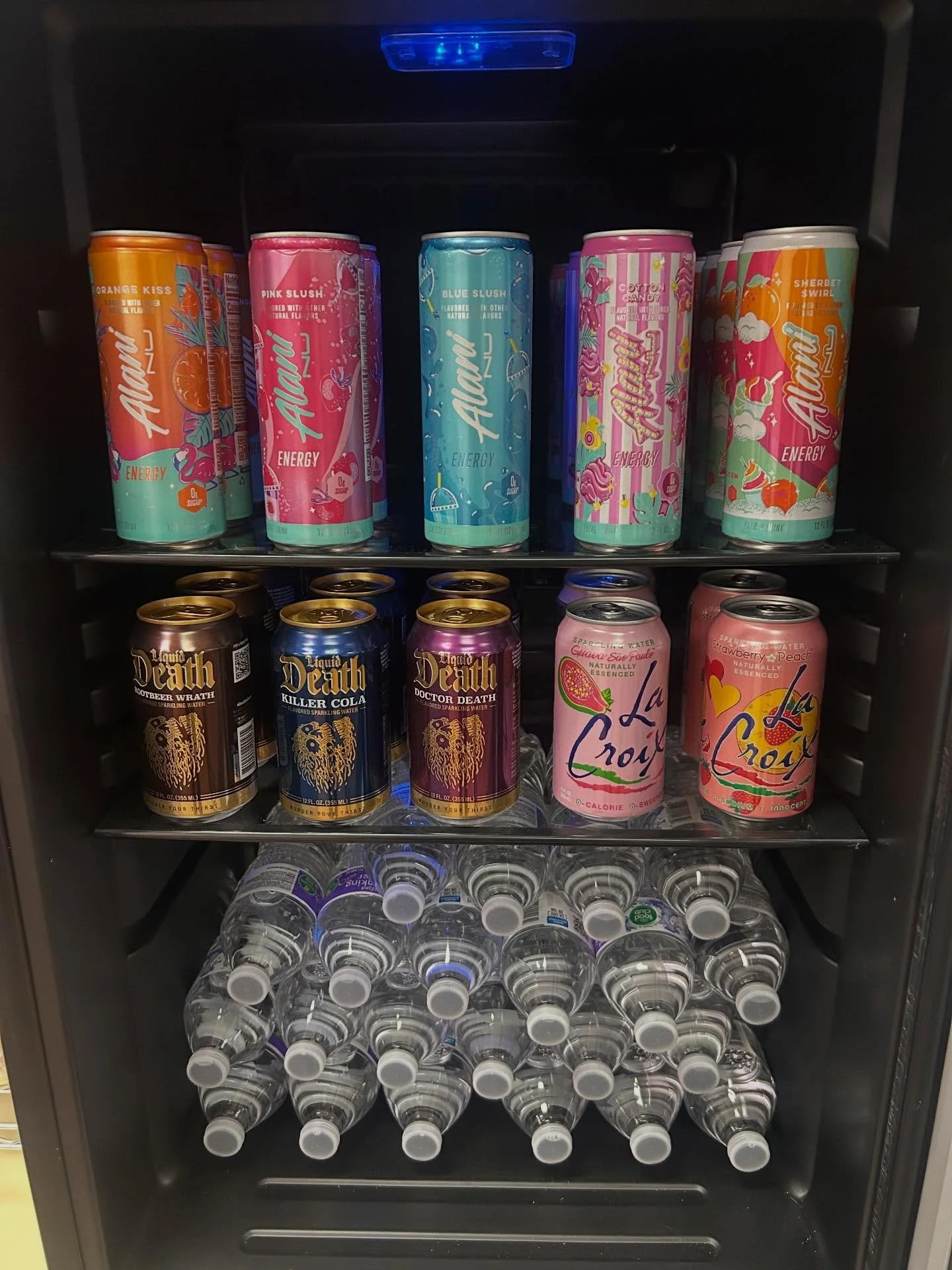 Our drink cooler has been restocked and is now featuring some fun new things including cotton candy and sherbet swirl Alani! Come snag one today!! 

.

.

.

#drinkrestock #alani #salmonscoops