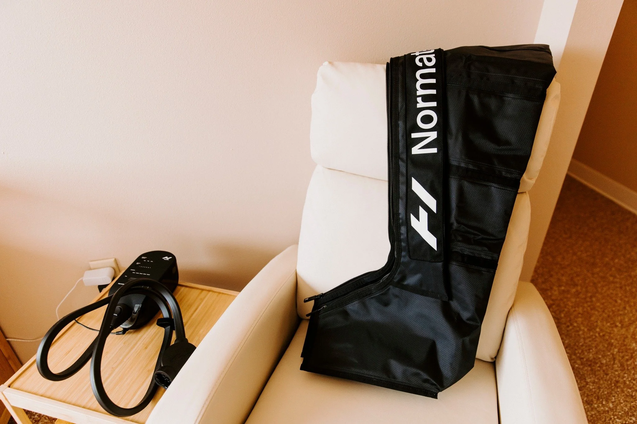 The Recovery Lounge is a cozy session designed to support circulation + lymphatic drainage. 

Compression boots mimic the body&rsquo;s natural muscle pumps to help move fluid and reduce heaviness&hellip; like a squeezy hug for your legs

You get to s