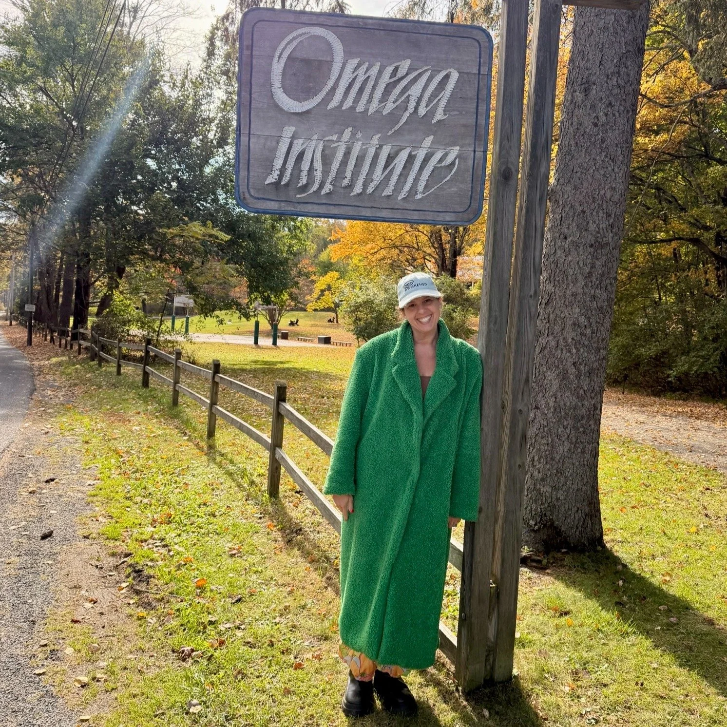 In 2011, I showed up at @omegainstitute in pieces. I had just ended the relationship that defined my twenties, with a much older man. He was moving out of our apartment while I drove up to Rhinebeck to meet someone named @patriciamoreno33 and take a 