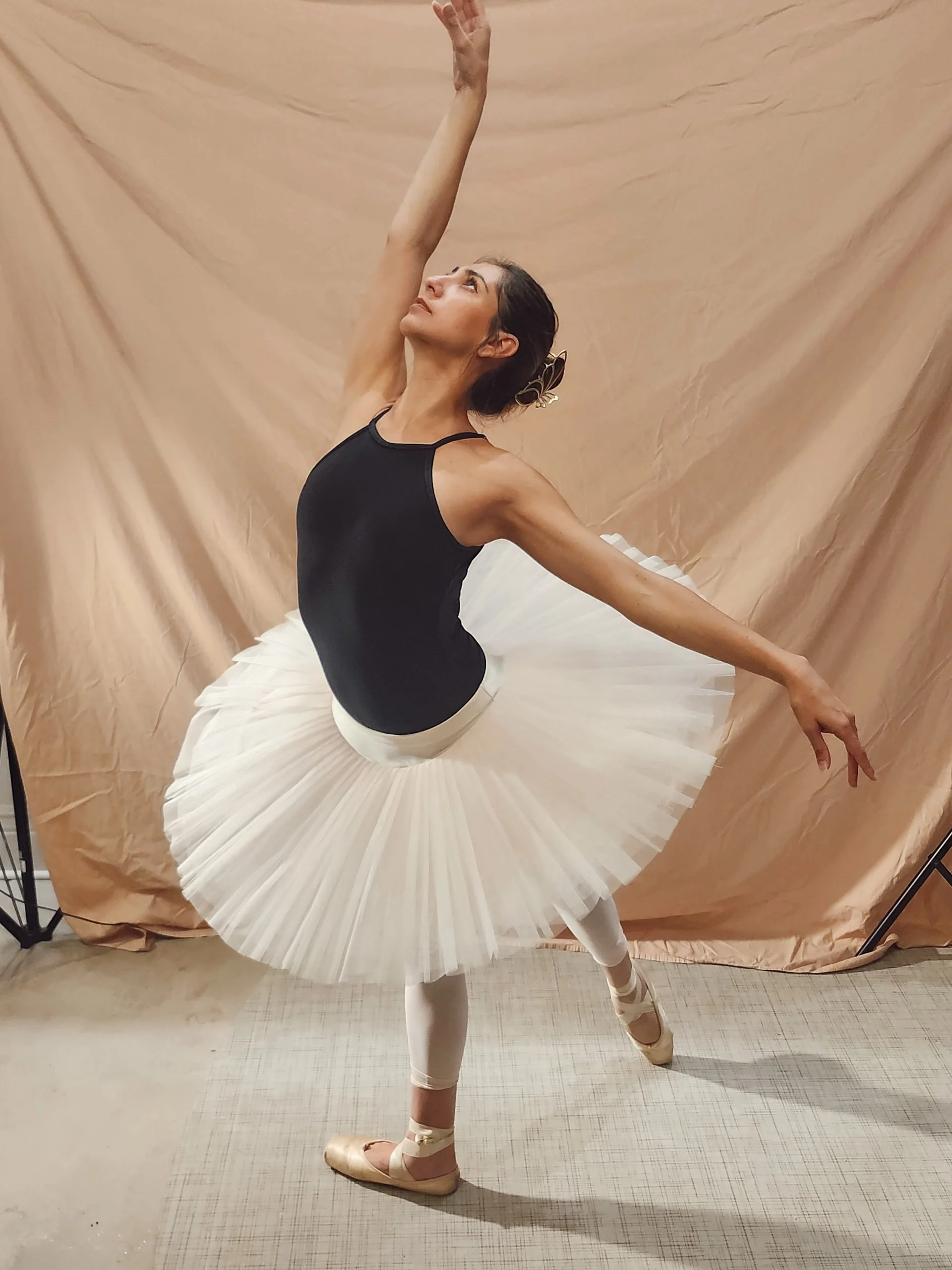 Pointe shoes, charcoal, and two hours of pure focus. 🩰

Last Monday we had a live ballerina model for figure drawing and the work that came out of that room was breathtaking. Every session is different, every pose tells a different story.

We&rsquo;