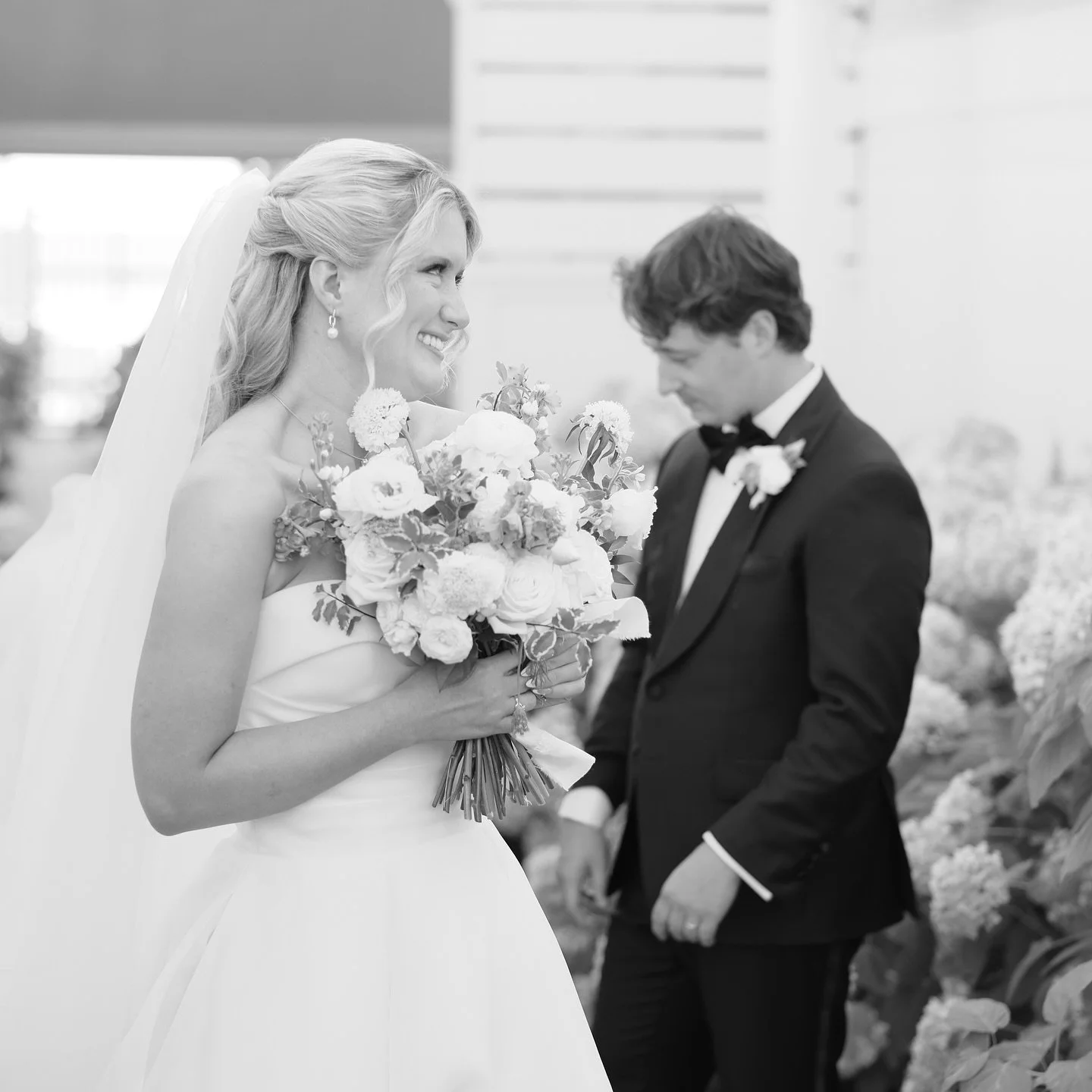 My face when I learned I was going to New York Bridal Fashion Week ✨💍

Less than 2 weeks away! So thankful for this opportunity to meet with designers and showcase their work 🤍

Stay tuned! 

#newyorkbridal #nybfw #newyorkbridalfashionweek #fashion