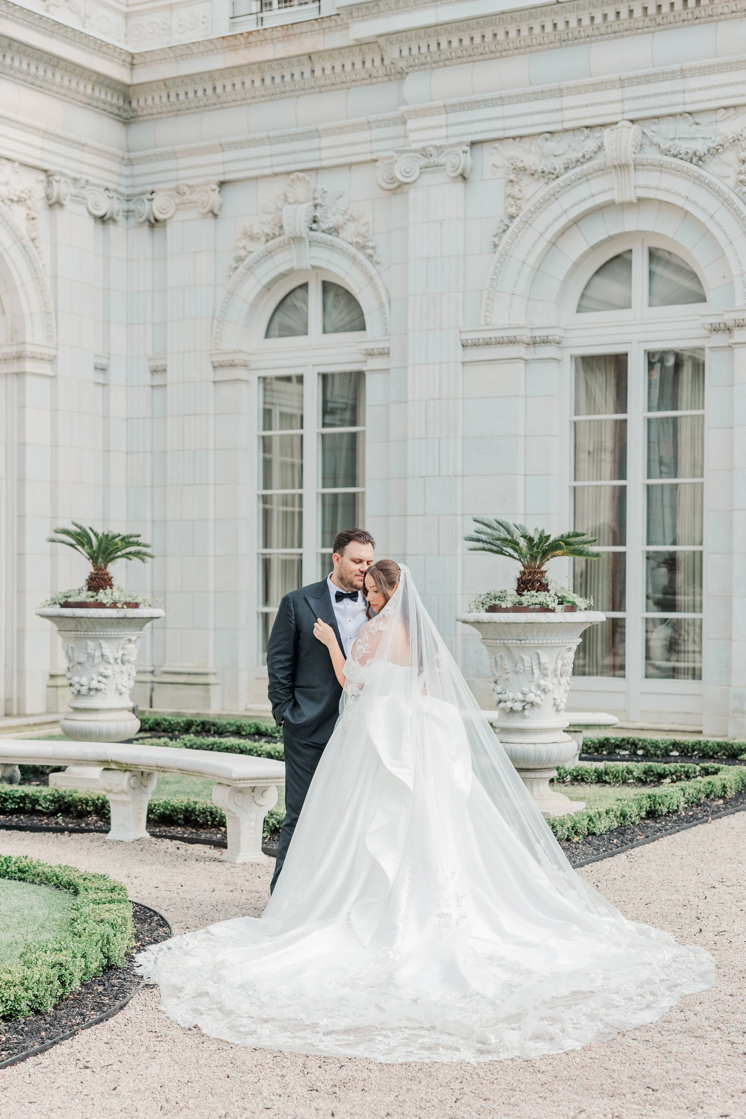 Spring Weddings in Newport: Mansions, Gardens, and Seaside Romance
