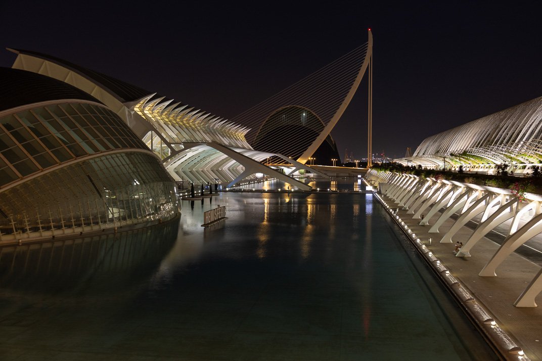 night-photography-tripod-long-exposure.jpg