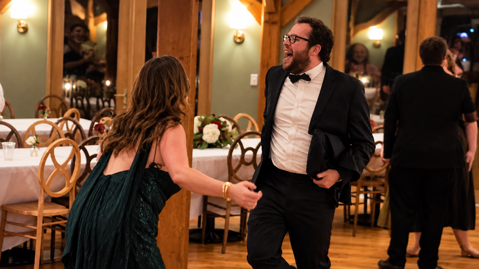Lively Rustic Wedding Dance Floor(1).png
