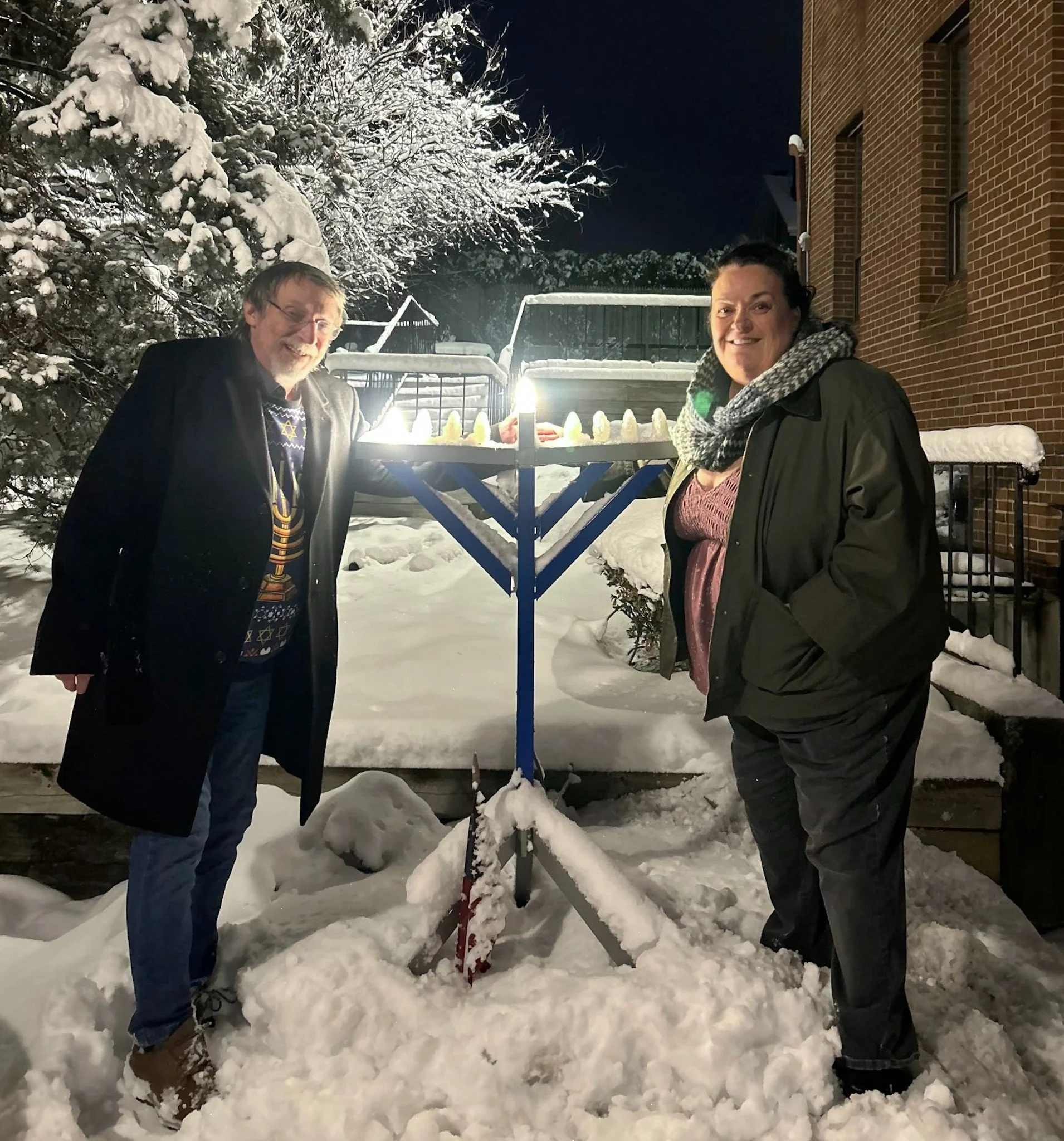 🕎 A Shared Light of Resilience
Though the snowfall kept our gathering small, the message of the evening remained powerful and clear. ❄️ We want to share this meaningful moment between Jeannie Riccardo, President of the Gold Coast Business Associatio
