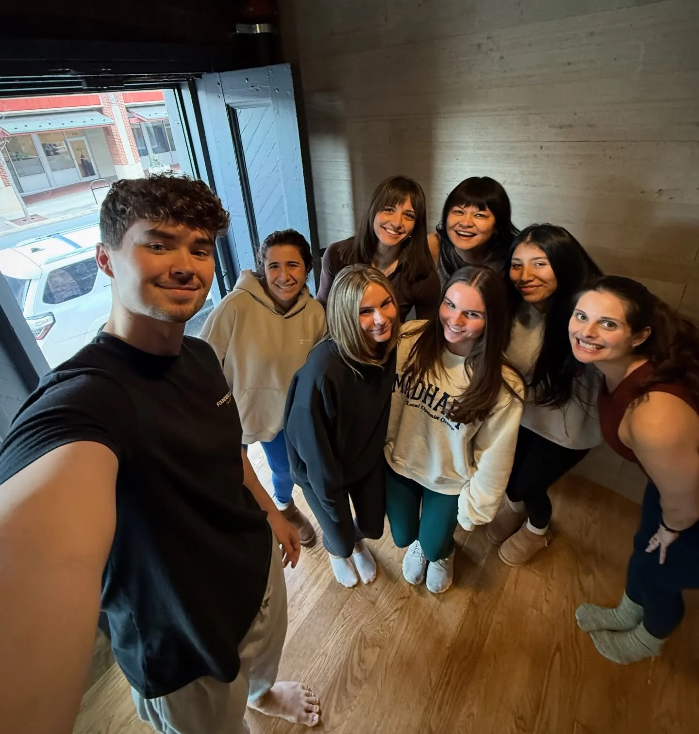 Setting the tone for our weekend with Mat Pilates by @cassiekitcoff 

Join us Monday &amp; Friday at 11am!!! 

(Uplift Wellness Retreat Coming Soon👀)