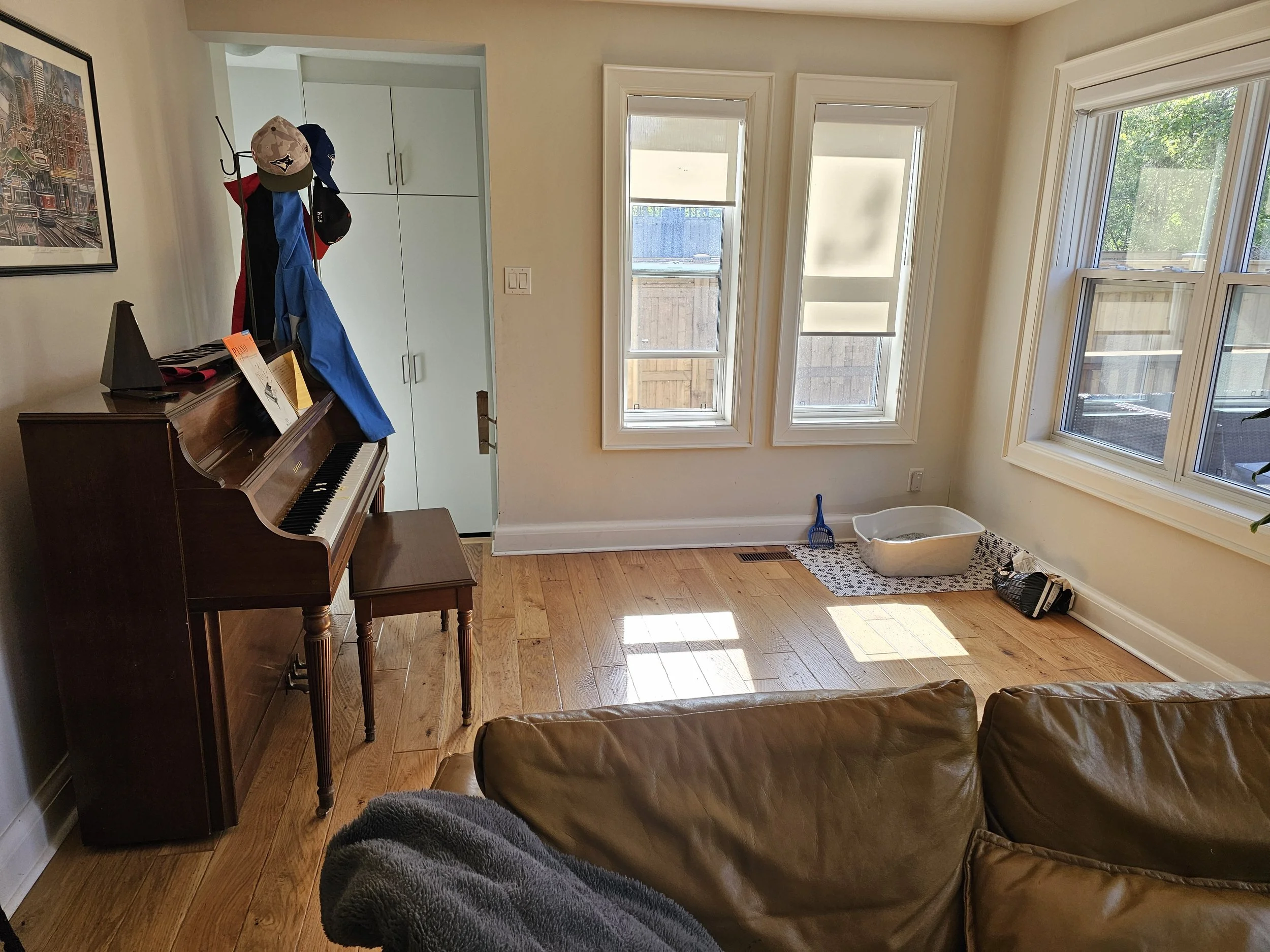 7 - BEFORE - Sitting Area.jpg