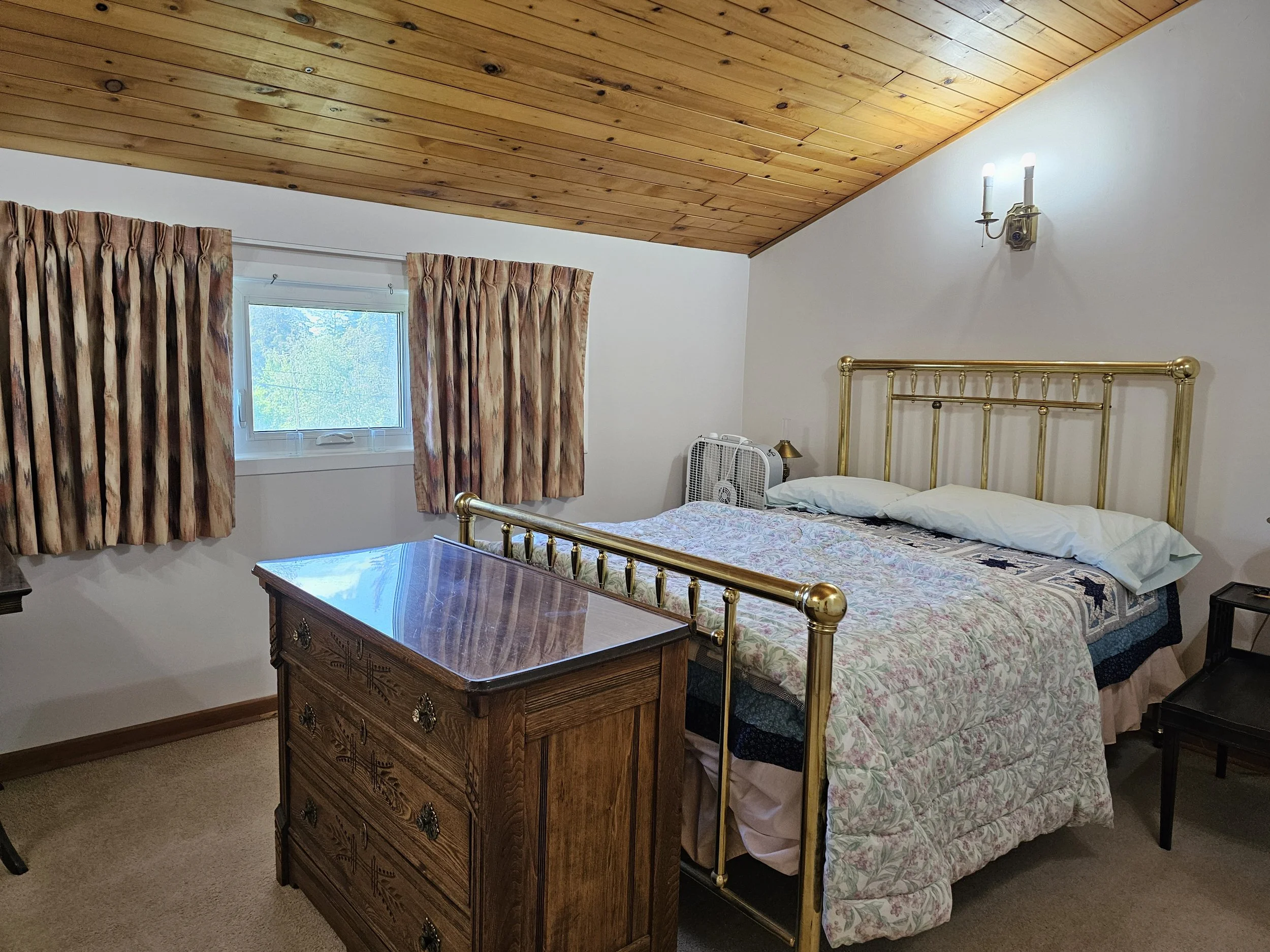 9 - Bedroom 2 - BEFORE.jpg