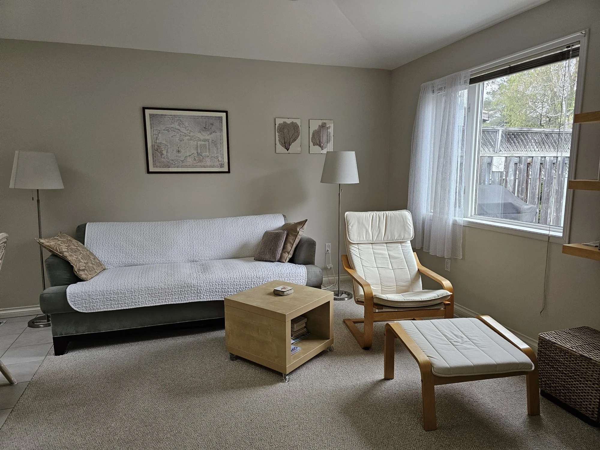 11 - BEFORE - Family Room.jpg
