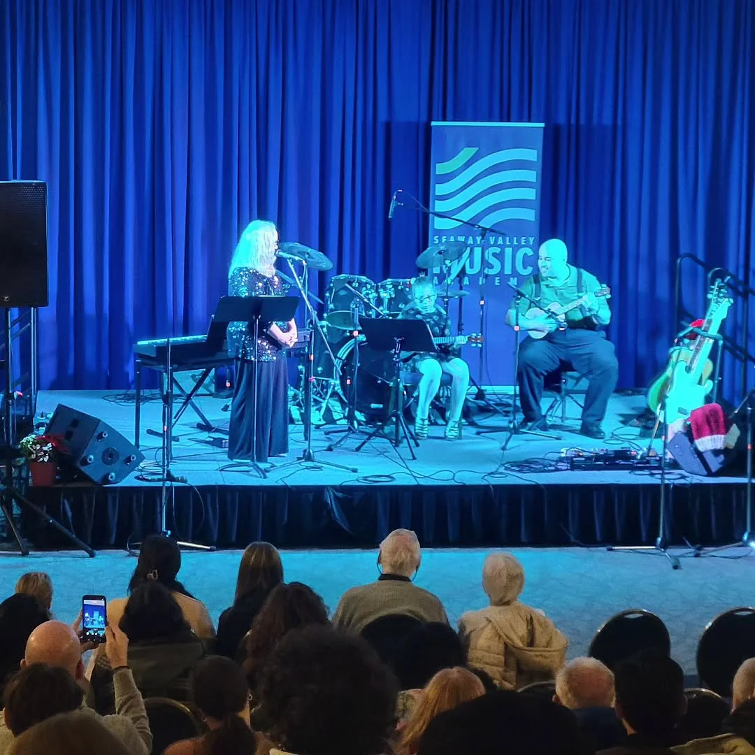 Lorelai strummed a gorgeous cover of George Michael's Last Christmas with Katie &amp; Keegan accompanying!