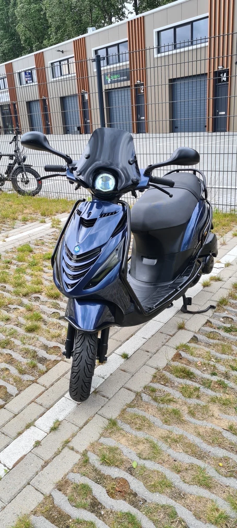 Net gereedgemaakte scooter bij RB Wheels