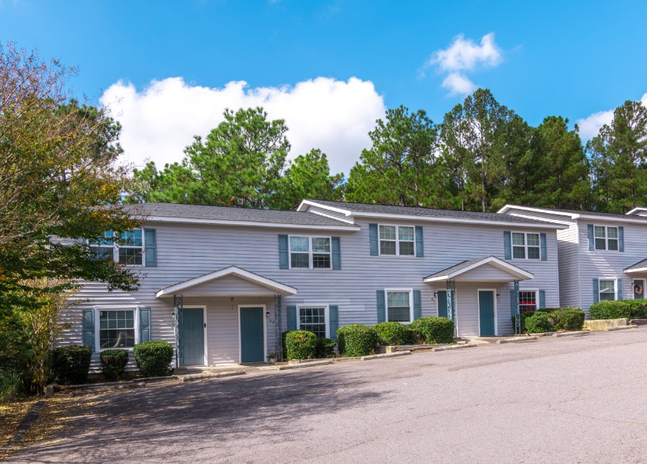 Macaw-Ct_University-Apts_Exteriors-2-copy-1536x1024.png