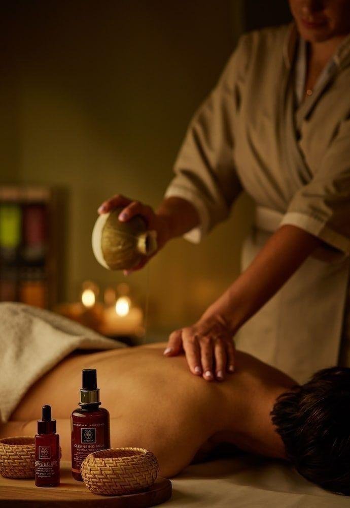 Lomi Lomi Massage