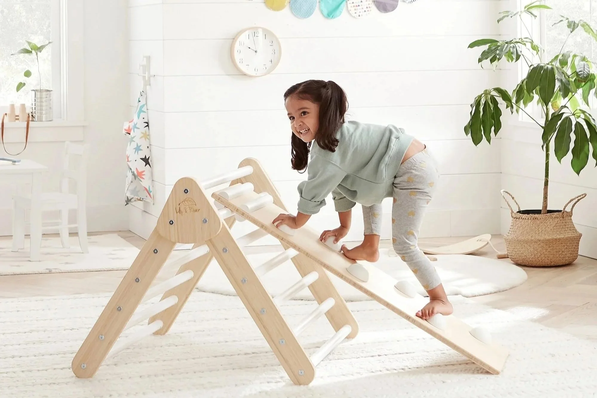 lily-river-little-climber-pikler-triangle-with-rockwall-sl-xl.jpg