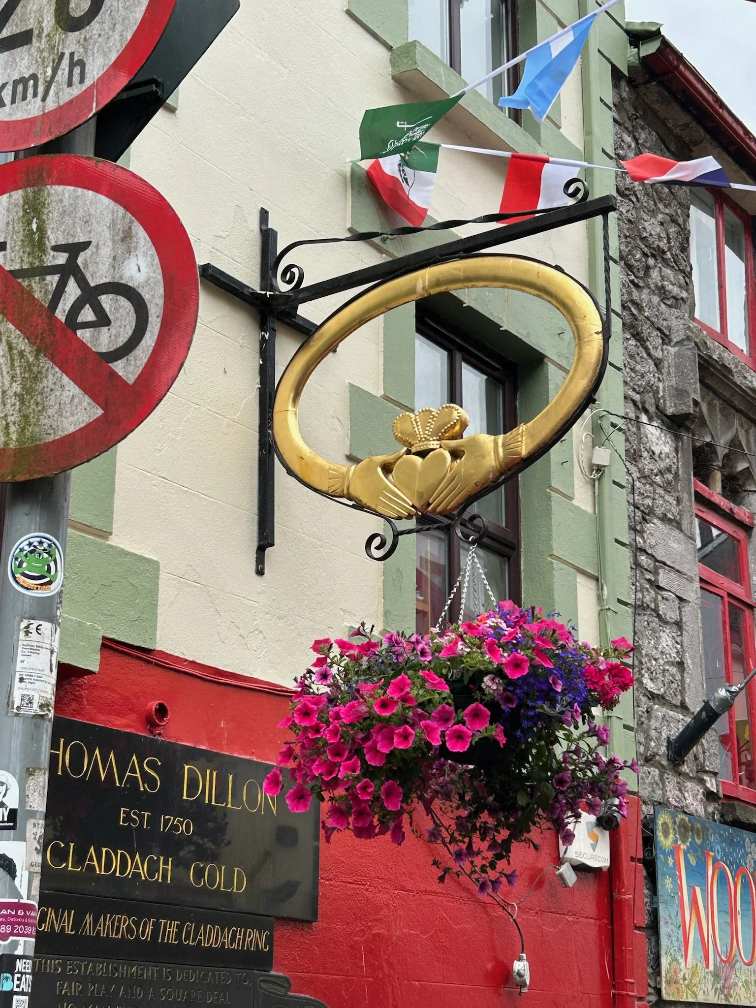 The Claddagh ring symbol