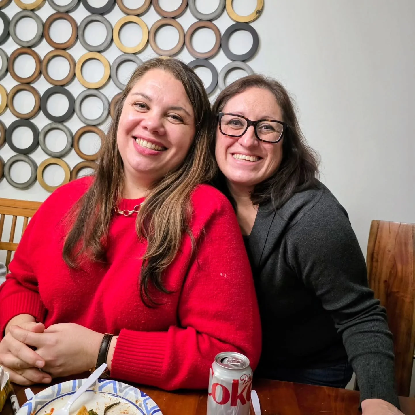 My heart is full tonight! I've been missing my parents something fierce this week. Today I loved watching Lauren make my mom's apple crumble in the same dish my mom used. I'm so grateful to spend this evening with some of my favorite people 💚 ❤️