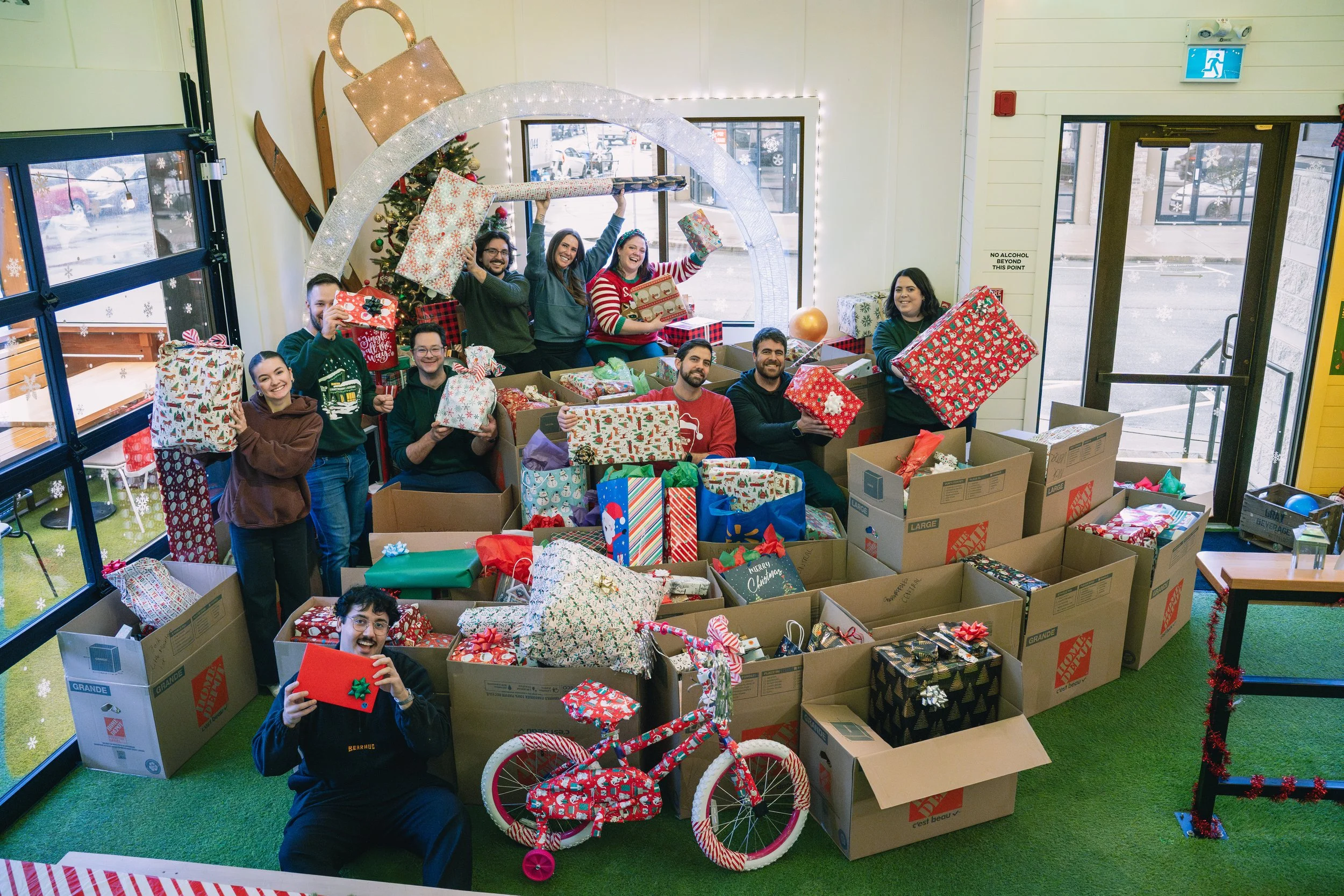 ‘tis the season for giving back!