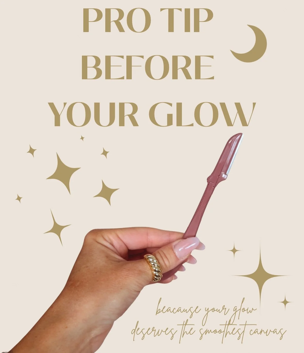 Want your spray tan to look extra smooth and flawless? Try using a face razor (aka dermaplaning) to gently remove peach fuzz before your appointment. This not only helps the tan apply more evenly, but also leaves your skin baby-soft and glowing. 🌙

