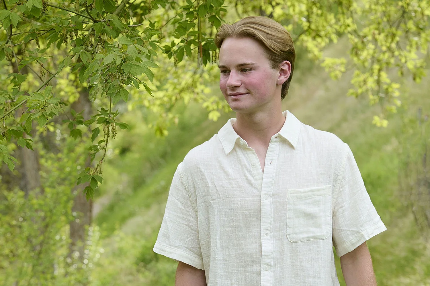 42 senior portrait green trail.jpg