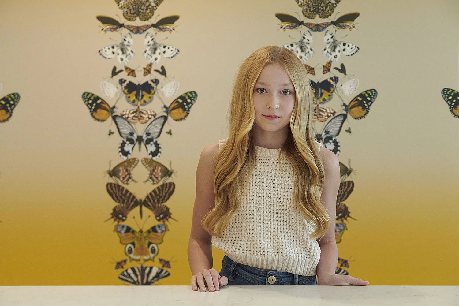 18 child hepburnphoto butterfly wallpaper.jpg