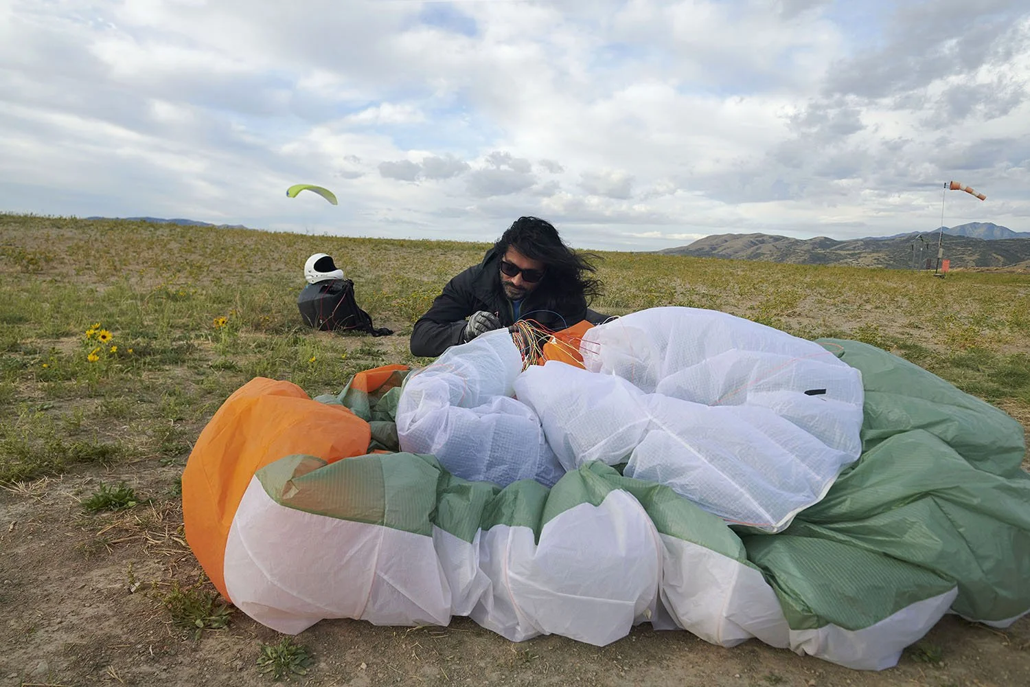 01 Paraglider pilot.jpg