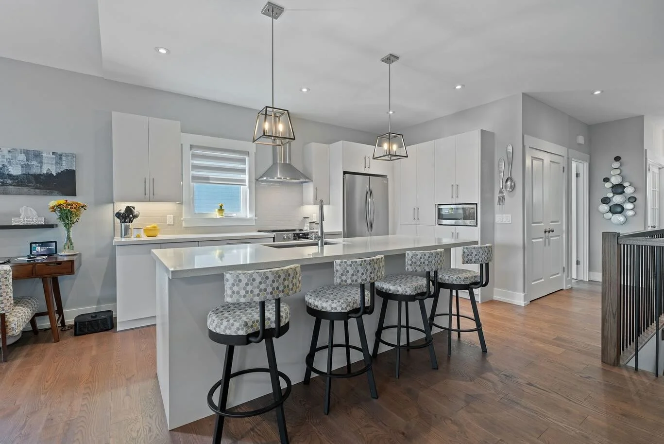 🪧🏠
 Listed | 3573 Dominion Road Unit 3, Ridgeway

Looking for the right home to settle into for Christmas 🎄? 

This end-unit luxury bungalow townhome delivers nearly 2,500 sq/ft of finished space, minutes from Lake Erie and downtown Ridgeway.

Ins