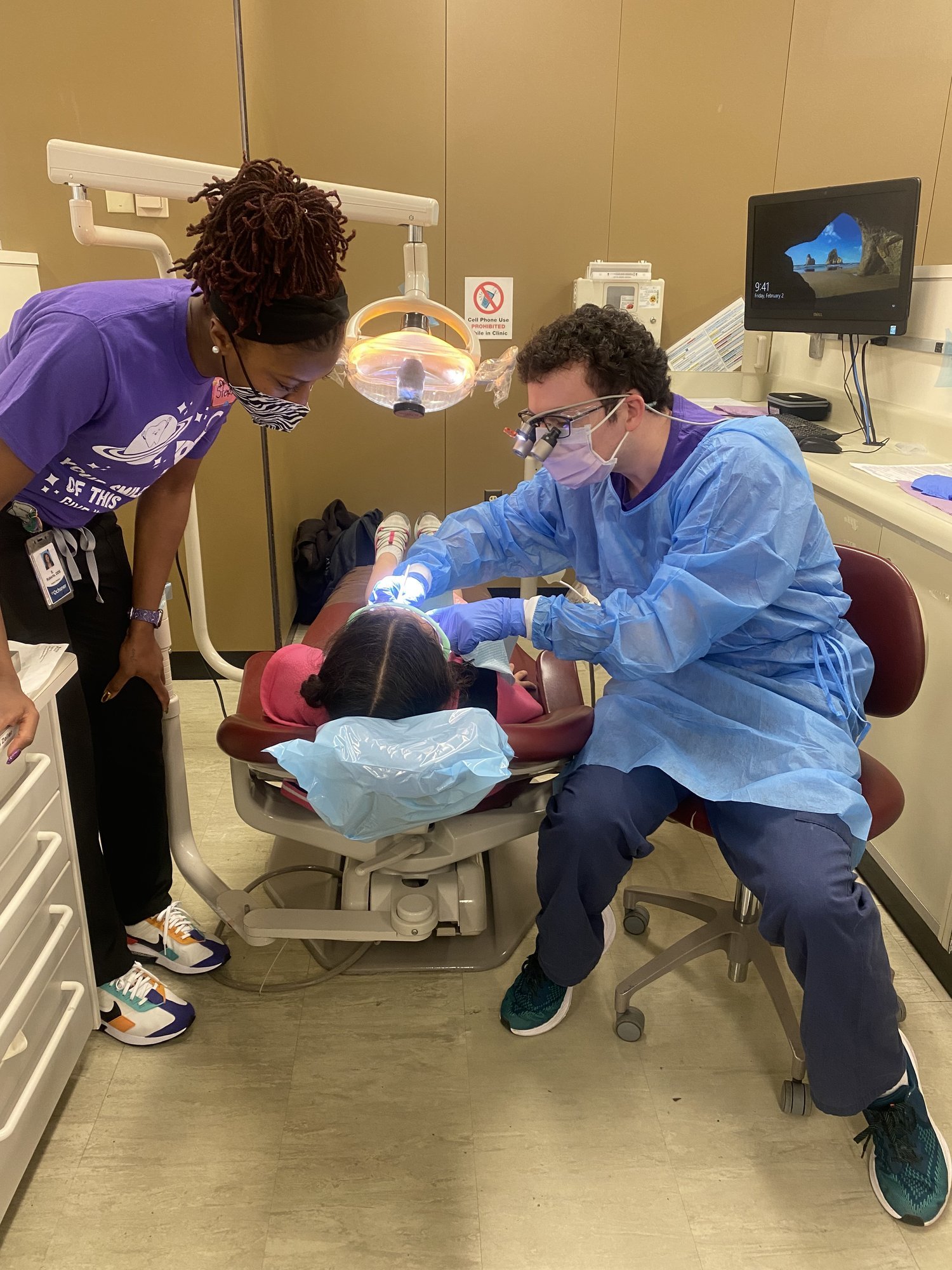 Dental Students and Faculty Give Kids a Smile