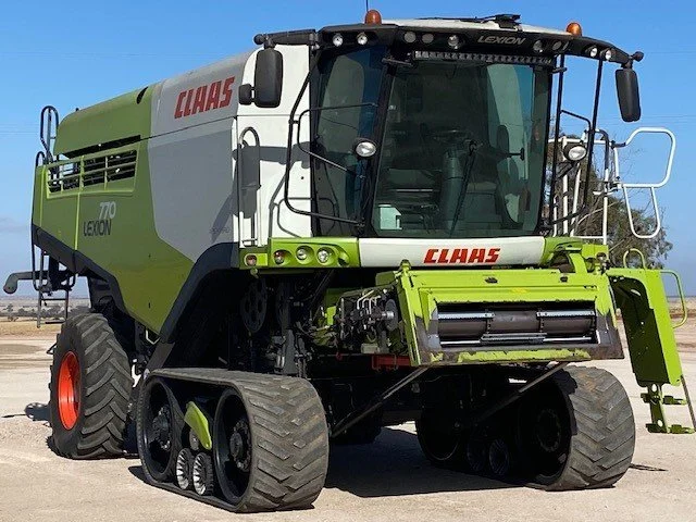 Lexion 770TT Combine