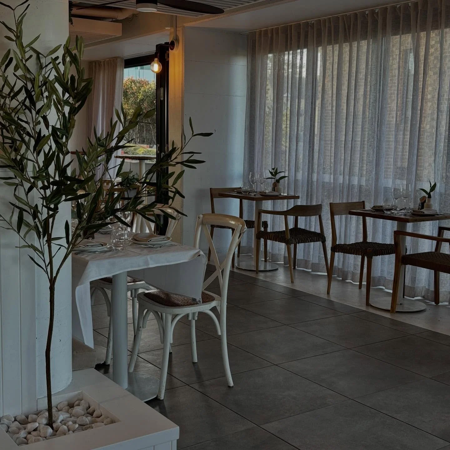 Open today from 4:30 pm &rsquo;til late&hellip; come and join us for dinner, nibbles or even just a drink 🍷

The perfect way to unwind and end your week.