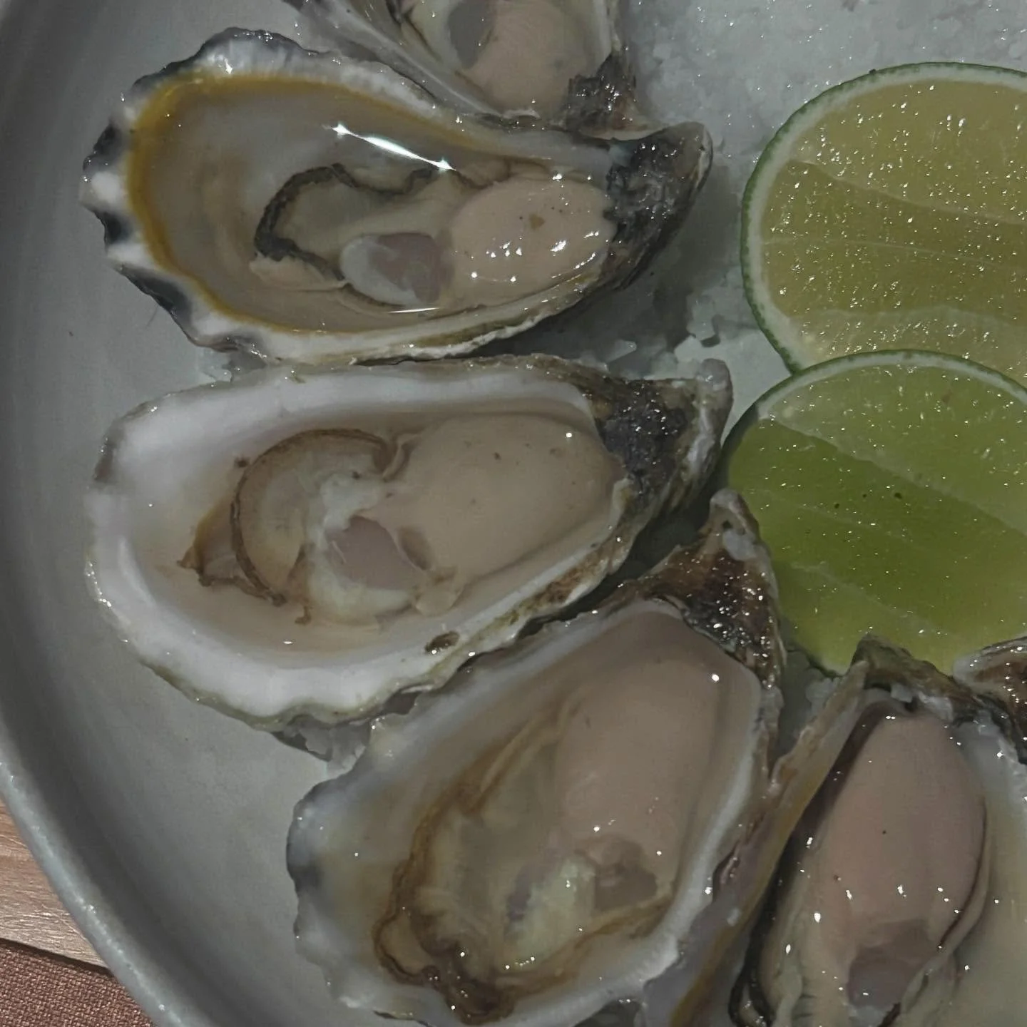 Thursday &amp; Friday- 4:30-6:30pm 
$3 oysters 🦪 | $12 cocktails 🍸| $9 wine 🍷 | $8 beers 🍺 

Name a better way to finish off the day&hellip;