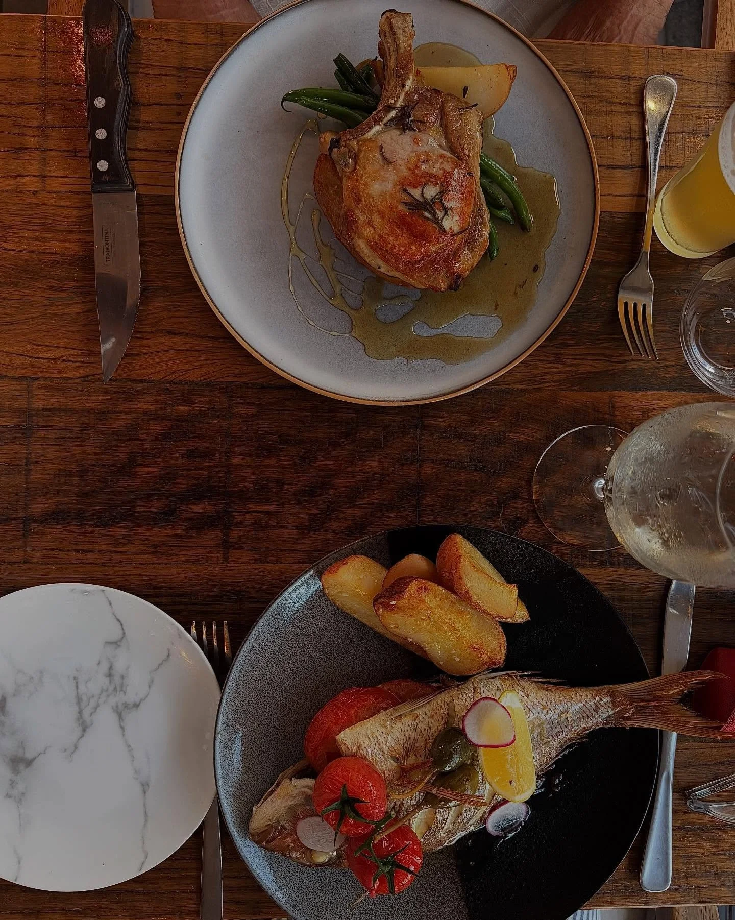 Fresh, seasonal, vibrant dishes and a little something to sip 🍷🍋 
This is how your long weekend could look with us at The Noble