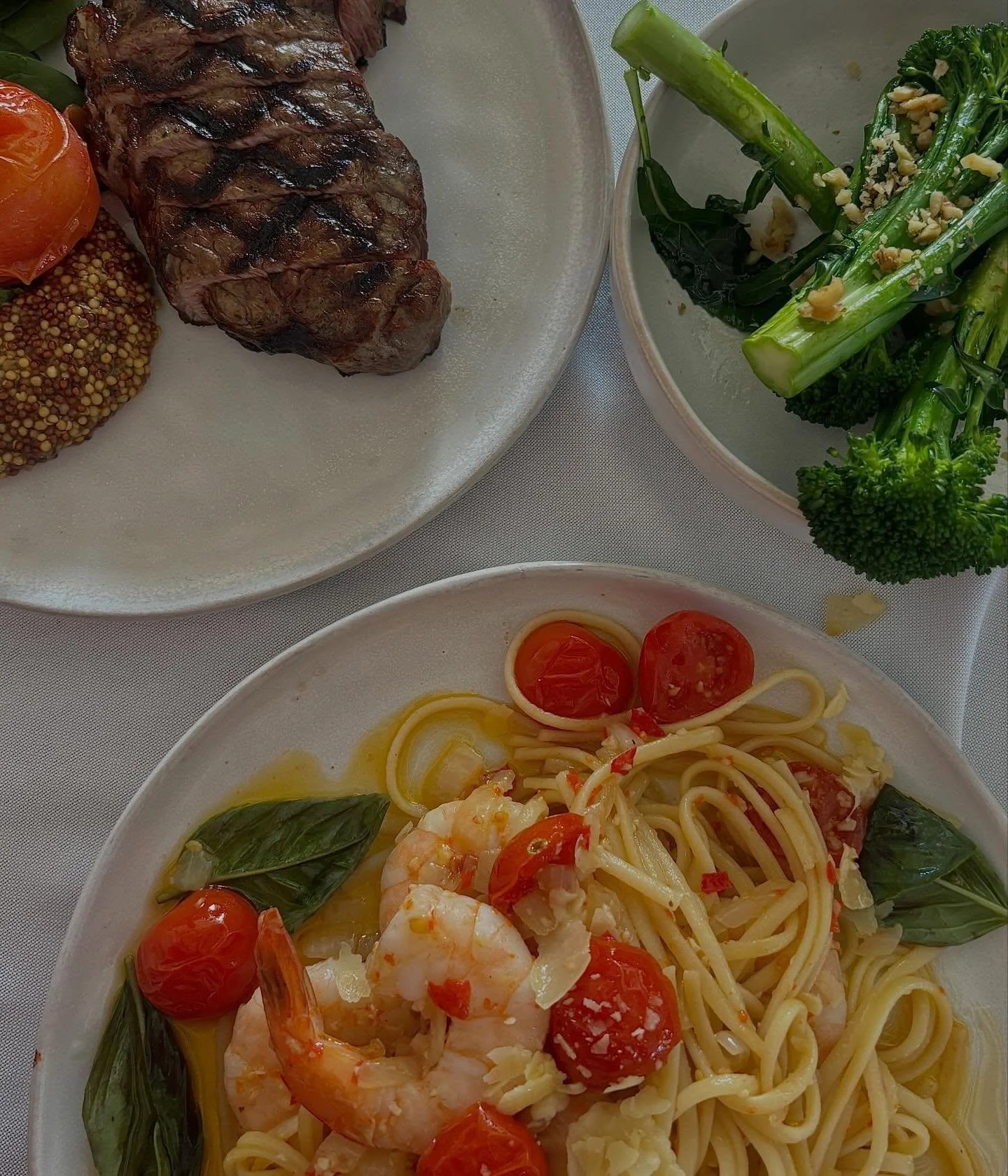 When everything looks good, you don&rsquo;t choose&hellip;. You share 🍴

~ Make your reservation via link in our bio